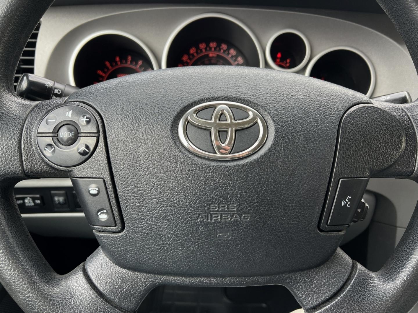 2012 GRAY /Gray Toyota Tundra Tundra-Grade Double Cab 4.6L 4WD (5TFUM5F10CX) with an 4.6L V8 engine, Automatic transmission, located at 2990 Old Orchard Rd., Jackson, MO, 63755, 37.354214, -89.612106 - 2012 Toyota Tundra SR5 Local 1-Owner 117xxx miles 4x4 4.6L V8 Automatic Cruise Power Windows/Locks/Mirrors We have financing available and we accept trades! Fill out a credit application on our website or come by today! If you have any questions, give us a call at (573) 204-7777 or visit ou - Photo#19