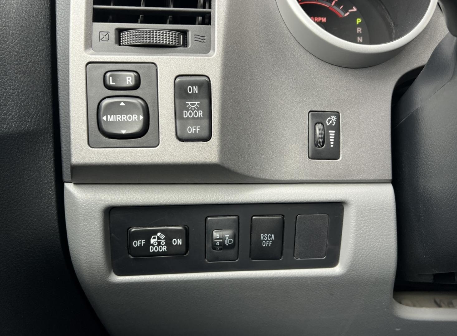 2012 GRAY /Gray Toyota Tundra Tundra-Grade Double Cab 4.6L 4WD (5TFUM5F10CX) with an 4.6L V8 engine, Automatic transmission, located at 2990 Old Orchard Rd., Jackson, MO, 63755, 37.354214, -89.612106 - 2012 Toyota Tundra SR5 Local 1-Owner 117xxx miles 4x4 4.6L V8 Automatic Cruise Power Windows/Locks/Mirrors We have financing available and we accept trades! Fill out a credit application on our website or come by today! If you have any questions, give us a call at (573) 204-7777 or visit ou - Photo#26