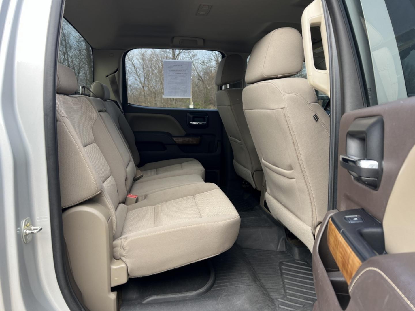 2016 SILVER /Tan GMC Sierra 2500HD SLE Crew Cab 4WD (1GT12SE85GF) with an 6.6L V8 DIESEL engine, Automatic transmission, located at 2990 Old Orchard Rd., Jackson, MO, 63755, 37.354214, -89.612106 - 2016 GMC Sierra 2500HD SLE 129xxx miles 4x4 6.6L V8 Turbo Diesel Automatic Backup Camera Power Driver Seat Bluetooth Remote Start Cruise Power Windows/Locks/Mirrors We have financing available and we accept trades! Fill out a credit application on our website or come by today! If you hav - Photo#18