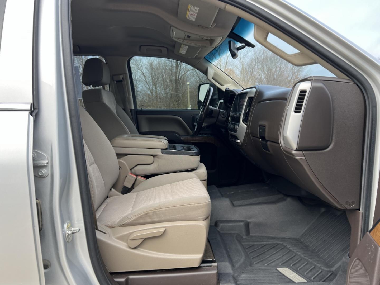 2016 SILVER /Tan GMC Sierra 2500HD SLE Crew Cab 4WD (1GT12SE85GF) with an 6.6L V8 DIESEL engine, Automatic transmission, located at 2990 Old Orchard Rd., Jackson, MO, 63755, 37.354214, -89.612106 - 2016 GMC Sierra 2500HD SLE 129xxx miles 4x4 6.6L V8 Turbo Diesel Automatic Backup Camera Power Driver Seat Bluetooth Remote Start Cruise Power Windows/Locks/Mirrors We have financing available and we accept trades! Fill out a credit application on our website or come by today! If you hav - Photo#17