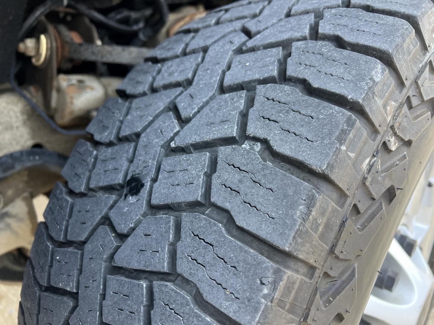 2016 SILVER /Tan GMC Sierra 2500HD SLE Crew Cab 4WD (1GT12SE85GF) with an 6.6L V8 DIESEL engine, Automatic transmission, located at 2990 Old Orchard Rd., Jackson, MO, 63755, 37.354214, -89.612106 - 2016 GMC Sierra 2500HD SLE 129xxx miles 4x4 6.6L V8 Turbo Diesel Automatic Backup Camera Power Driver Seat Bluetooth Remote Start Cruise Power Windows/Locks/Mirrors We have financing available and we accept trades! Fill out a credit application on our website or come by today! If you hav - Photo#31