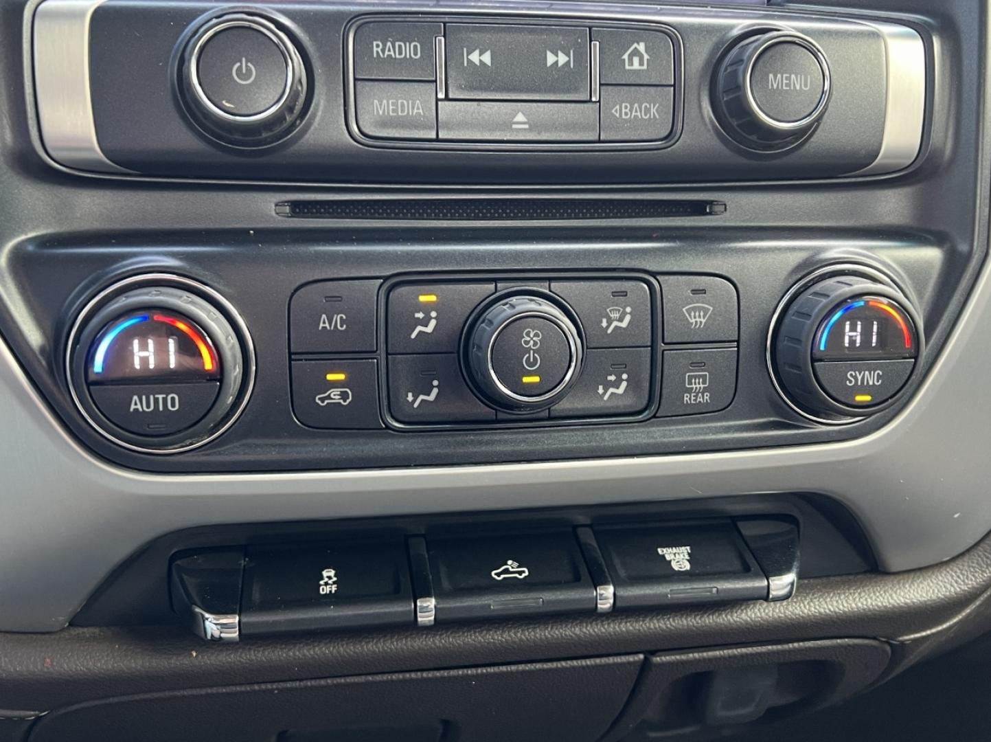 2016 SILVER /Tan GMC Sierra 2500HD SLE Crew Cab 4WD (1GT12SE85GF) with an 6.6L V8 DIESEL engine, Automatic transmission, located at 2990 Old Orchard Rd., Jackson, MO, 63755, 37.354214, -89.612106 - 2016 GMC Sierra 2500HD SLE 129xxx miles 4x4 6.6L V8 Turbo Diesel Automatic Backup Camera Power Driver Seat Bluetooth Remote Start Cruise Power Windows/Locks/Mirrors We have financing available and we accept trades! Fill out a credit application on our website or come by today! If you hav - Photo#26