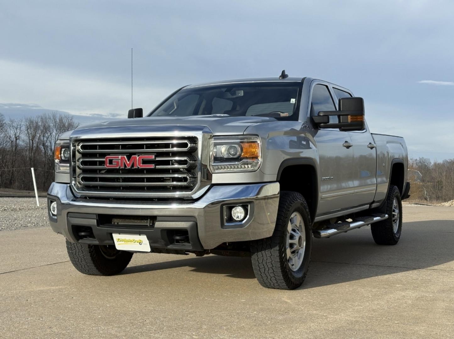 2016 SILVER /Tan GMC Sierra 2500HD SLE Crew Cab 4WD (1GT12SE85GF) with an 6.6L V8 DIESEL engine, Automatic transmission, located at 2990 Old Orchard Rd., Jackson, MO, 63755, 37.354214, -89.612106 - 2016 GMC Sierra 2500HD SLE 129xxx miles 4x4 6.6L V8 Turbo Diesel Automatic Backup Camera Power Driver Seat Bluetooth Remote Start Cruise Power Windows/Locks/Mirrors We have financing available and we accept trades! Fill out a credit application on our website or come by today! If you hav - Photo#5
