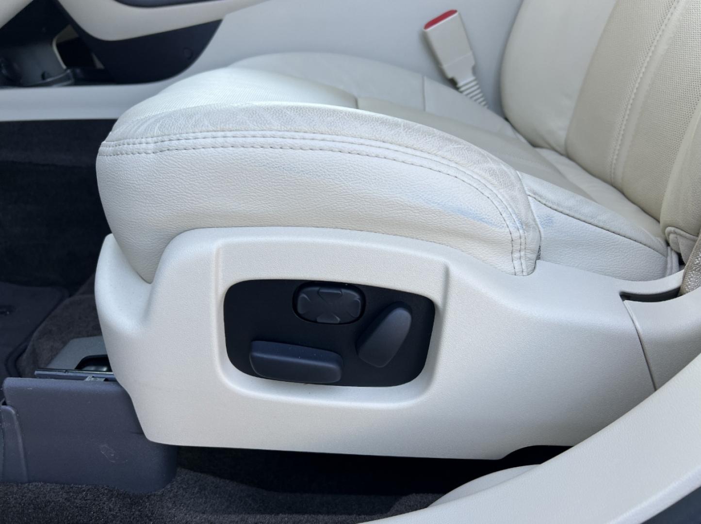 2015 TAN /Tan Lincoln MKT 3.5L with EcoBoost AWD (2LMHJ5AT0FB) with an 3.5L V6 TURBO engine, Automatic transmission, located at 2990 Old Orchard Rd., Jackson, MO, 63755, 37.354214, -89.612106 - 2015 Lincoln MKT 1-Owner Only 21xxx miles All Wheel Drive 3.5L V6 Automatic Leather Power/Heated/Cooled Seats Heated Rear Seats Heated Steering Wheel Backup Camera Sunroof Bluetooth Remote Start Cruise Power Windows/Locks/Mirrors We have financing available and we accept trades! Fill - Photo#5