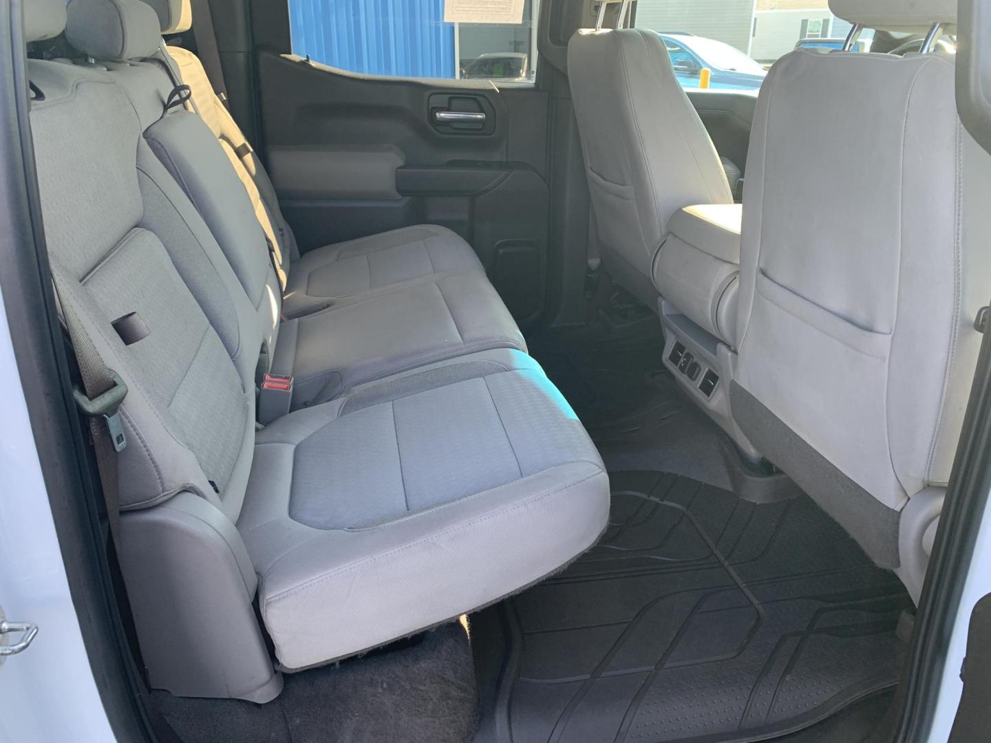 2020 WHITE /GRAY Chevrolet Silverado 1500 LT Crew Cab 4WD (3GCUYDED7LG) with an 5.3L V8 OHV 16V engine, 6A transmission, located at 506 S. Kingshighway, Cape Girardeau, MO, 63703, (573) 235-5000, 37.294991, -89.553635 - 2020 Chevrolet Silverado 1500 LT Air Conditioning Power Windows Power Locks Power Steering Tilt Wheel Keyless Entry Alarm Daytime Running Lights Dual Airbags Front Head and Side Crew Cab; Short Bed We have financing available and we accept trades! Fill out a credit application on our webs - Photo#12