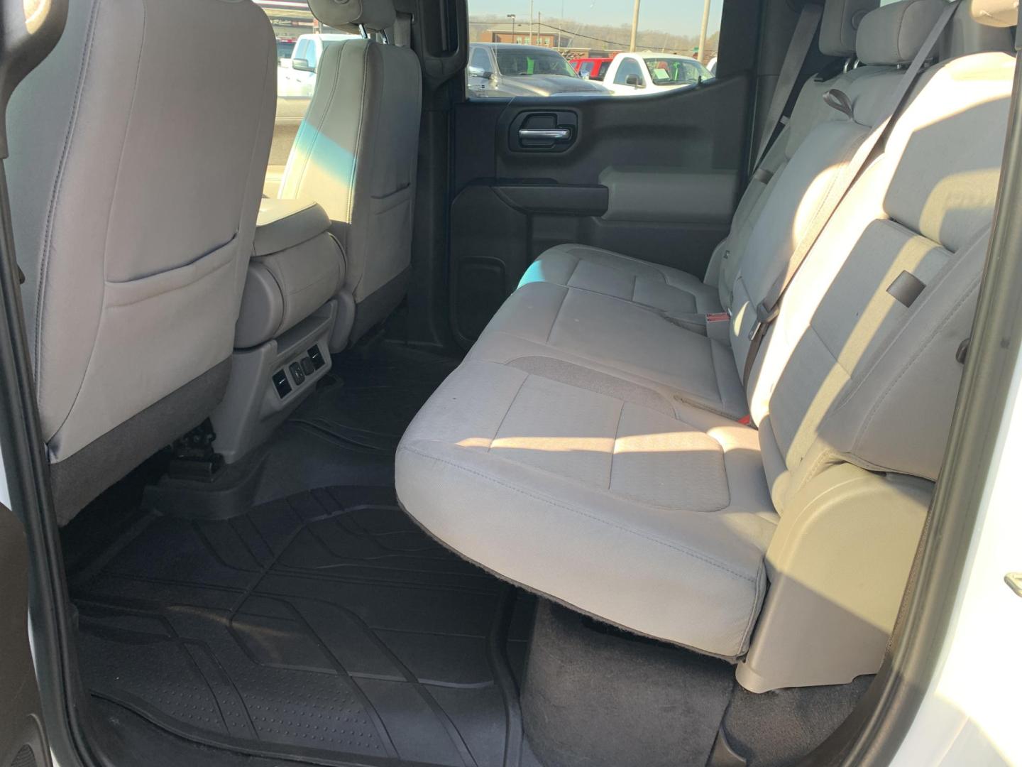 2020 WHITE /GRAY Chevrolet Silverado 1500 LT Crew Cab 4WD (3GCUYDED7LG) with an 5.3L V8 OHV 16V engine, 6A transmission, located at 506 S. Kingshighway, Cape Girardeau, MO, 63703, (573) 235-5000, 37.294991, -89.553635 - 2020 Chevrolet Silverado 1500 LT Air Conditioning Power Windows Power Locks Power Steering Tilt Wheel Keyless Entry Alarm Daytime Running Lights Dual Airbags Front Head and Side Crew Cab; Short Bed We have financing available and we accept trades! Fill out a credit application on our webs - Photo#15