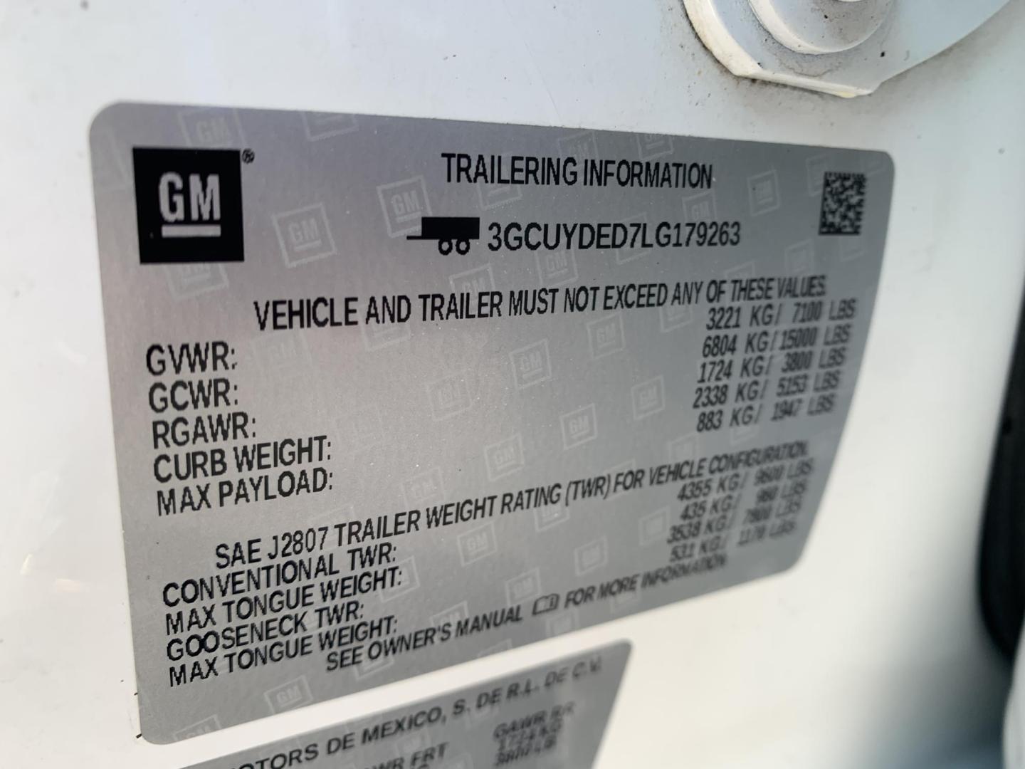 2020 WHITE /GRAY Chevrolet Silverado 1500 LT Crew Cab 4WD (3GCUYDED7LG) with an 5.3L V8 OHV 16V engine, 6A transmission, located at 506 S. Kingshighway, Cape Girardeau, MO, 63703, (573) 235-5000, 37.294991, -89.553635 - 2020 Chevrolet Silverado 1500 LT Air Conditioning Power Windows Power Locks Power Steering Tilt Wheel Keyless Entry Alarm Daytime Running Lights Dual Airbags Front Head and Side Crew Cab; Short Bed We have financing available and we accept trades! Fill out a credit application on our webs - Photo#35