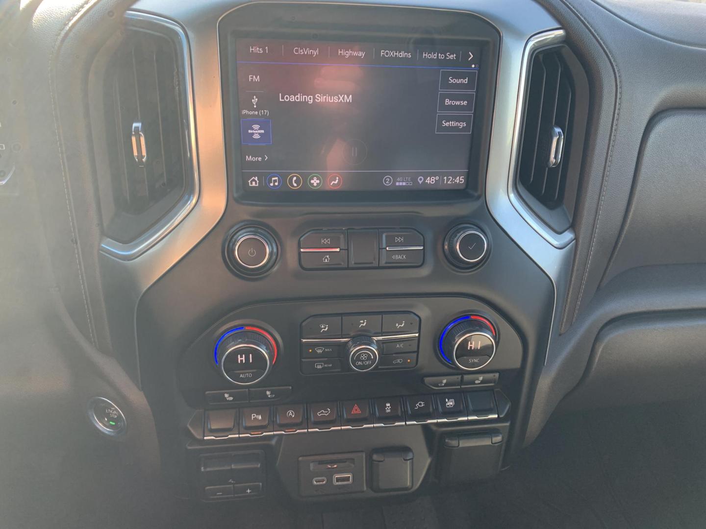 2020 WHITE /GRAY Chevrolet Silverado 1500 LT Crew Cab 4WD (3GCUYDED7LG) with an 5.3L V8 OHV 16V engine, 6A transmission, located at 506 S. Kingshighway, Cape Girardeau, MO, 63703, (573) 235-5000, 37.294991, -89.553635 - 2020 Chevrolet Silverado 1500 LT Air Conditioning Power Windows Power Locks Power Steering Tilt Wheel Keyless Entry Alarm Daytime Running Lights Dual Airbags Front Head and Side Crew Cab; Short Bed We have financing available and we accept trades! Fill out a credit application on our webs - Photo#23