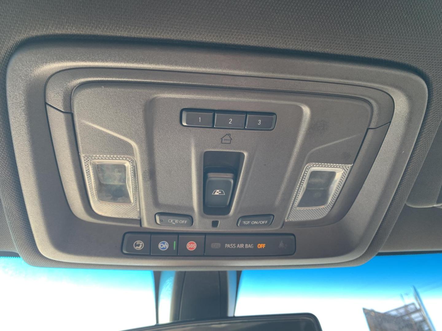 2020 WHITE /GRAY Chevrolet Silverado 1500 LT Crew Cab 4WD (3GCUYDED7LG) with an 5.3L V8 OHV 16V engine, 6A transmission, located at 506 S. Kingshighway, Cape Girardeau, MO, 63703, (573) 235-5000, 37.294991, -89.553635 - 2020 Chevrolet Silverado 1500 LT Air Conditioning Power Windows Power Locks Power Steering Tilt Wheel Keyless Entry Alarm Daytime Running Lights Dual Airbags Front Head and Side Crew Cab; Short Bed We have financing available and we accept trades! Fill out a credit application on our webs - Photo#29