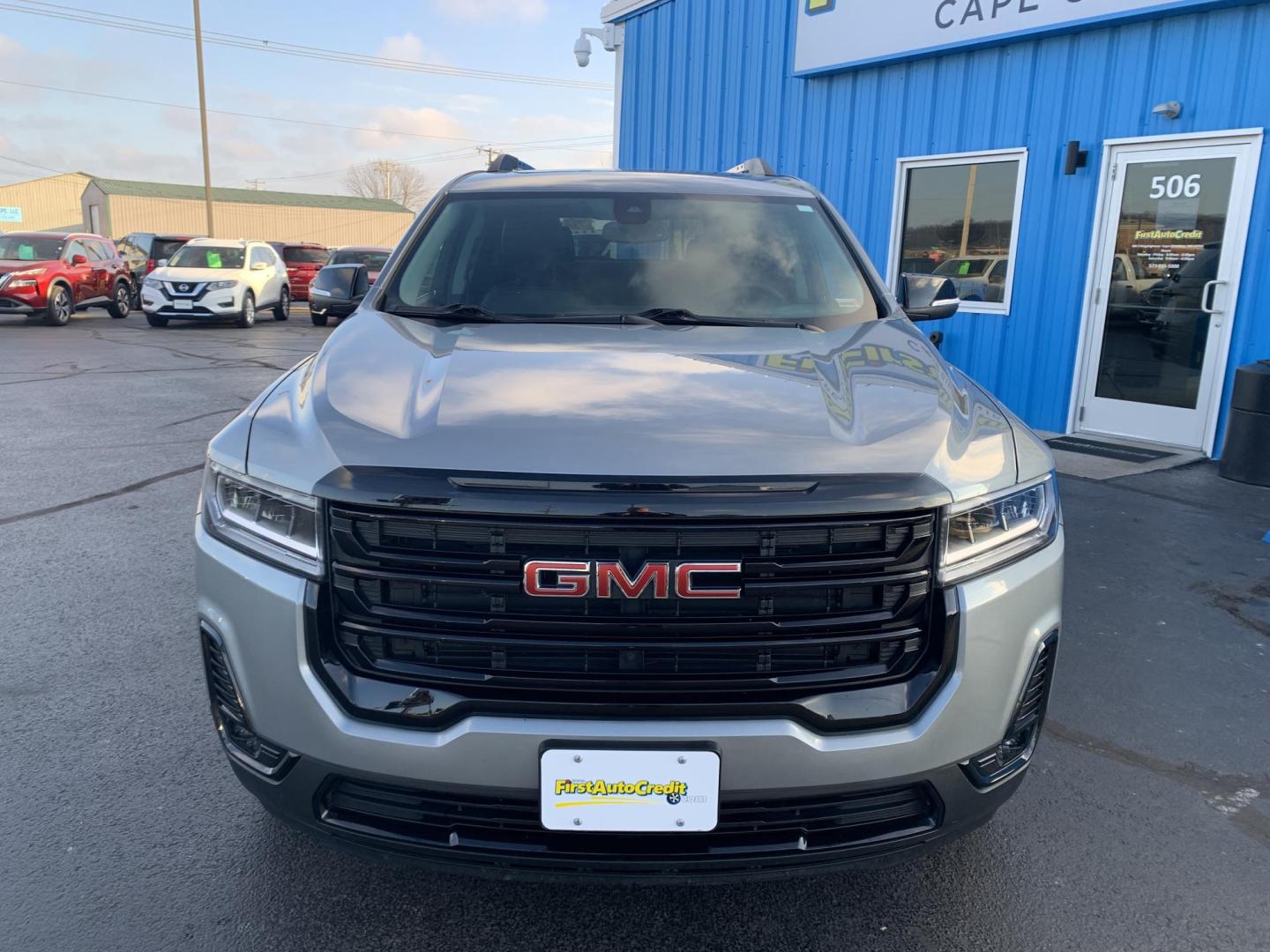 2023 GRAY /BLACK GMC Acadia SLT (1GKKNMLS1PZ) with an 3.6L V6 DOHC 24V engine, 9A transmission, located at 506 S. Kingshighway, Cape Girardeau, MO, 63703, (573) 235-5000, 37.294991, -89.553635 - 2023 GMC Acadia SLT Air Conditioning Power Windows Power Locks Power Steering Tilt Wheel Keyless Entry Daytime Running Lights Dual Airbags Front Head and Side Dual Rear Side Airbags All Wheel ABS We have financing available and we accept trades! Fill out a credit application on our websit - Photo#1