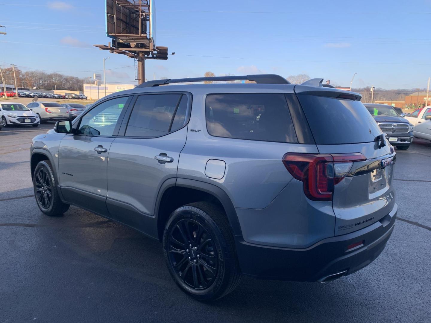 2023 GRAY /BLACK GMC Acadia SLT (1GKKNMLS1PZ) with an 3.6L V6 DOHC 24V engine, 9A transmission, located at 506 S. Kingshighway, Cape Girardeau, MO, 63703, (573) 235-5000, 37.294991, -89.553635 - 2023 GMC Acadia SLT Air Conditioning Power Windows Power Locks Power Steering Tilt Wheel Keyless Entry Daytime Running Lights Dual Airbags Front Head and Side Dual Rear Side Airbags All Wheel ABS We have financing available and we accept trades! Fill out a credit application on our websit - Photo#4