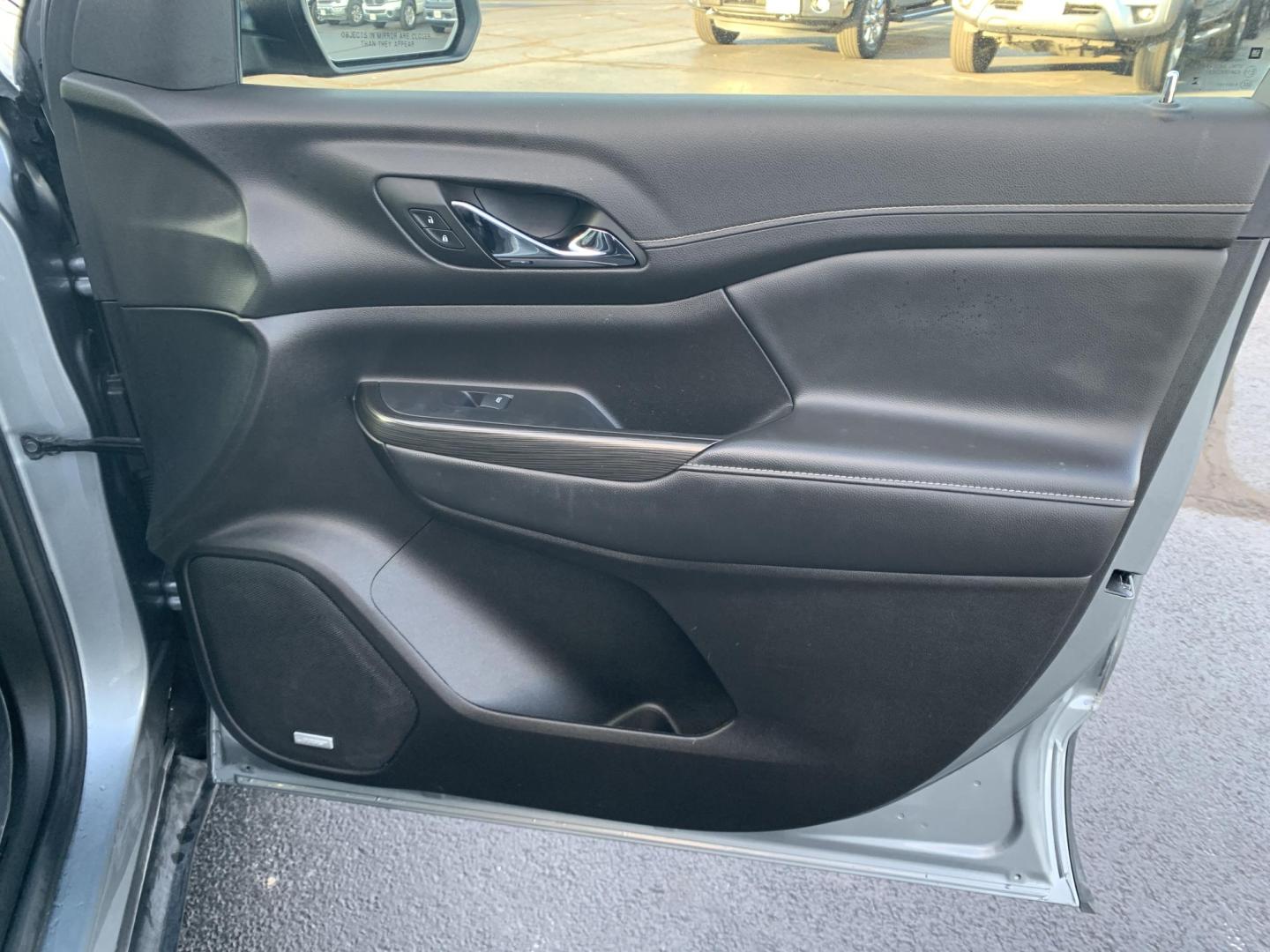 2023 GRAY /BLACK GMC Acadia SLT (1GKKNMLS1PZ) with an 3.6L V6 DOHC 24V engine, 9A transmission, located at 506 S. Kingshighway, Cape Girardeau, MO, 63703, (573) 235-5000, 37.294991, -89.553635 - 2023 GMC Acadia SLT Air Conditioning Power Windows Power Locks Power Steering Tilt Wheel Keyless Entry Daytime Running Lights Dual Airbags Front Head and Side Dual Rear Side Airbags All Wheel ABS We have financing available and we accept trades! Fill out a credit application on our websit - Photo#11