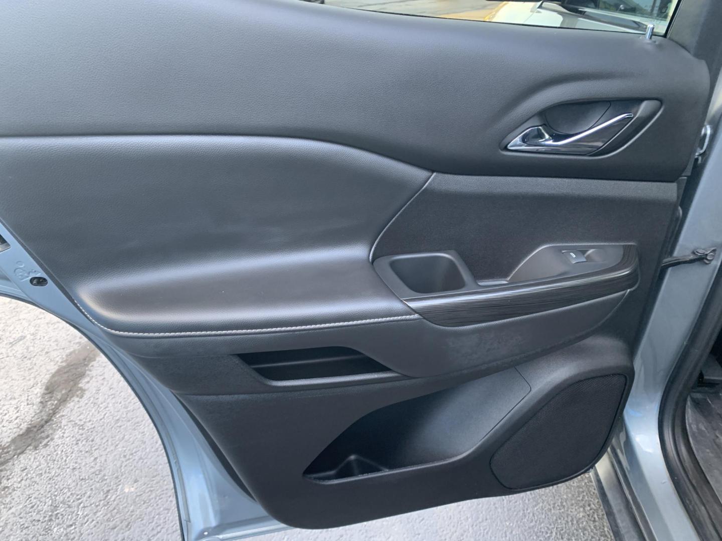 2023 GRAY /BLACK GMC Acadia SLT (1GKKNMLS1PZ) with an 3.6L V6 DOHC 24V engine, 9A transmission, located at 506 S. Kingshighway, Cape Girardeau, MO, 63703, (573) 235-5000, 37.294991, -89.553635 - 2023 GMC Acadia SLT Air Conditioning Power Windows Power Locks Power Steering Tilt Wheel Keyless Entry Daytime Running Lights Dual Airbags Front Head and Side Dual Rear Side Airbags All Wheel ABS We have financing available and we accept trades! Fill out a credit application on our websit - Photo#17