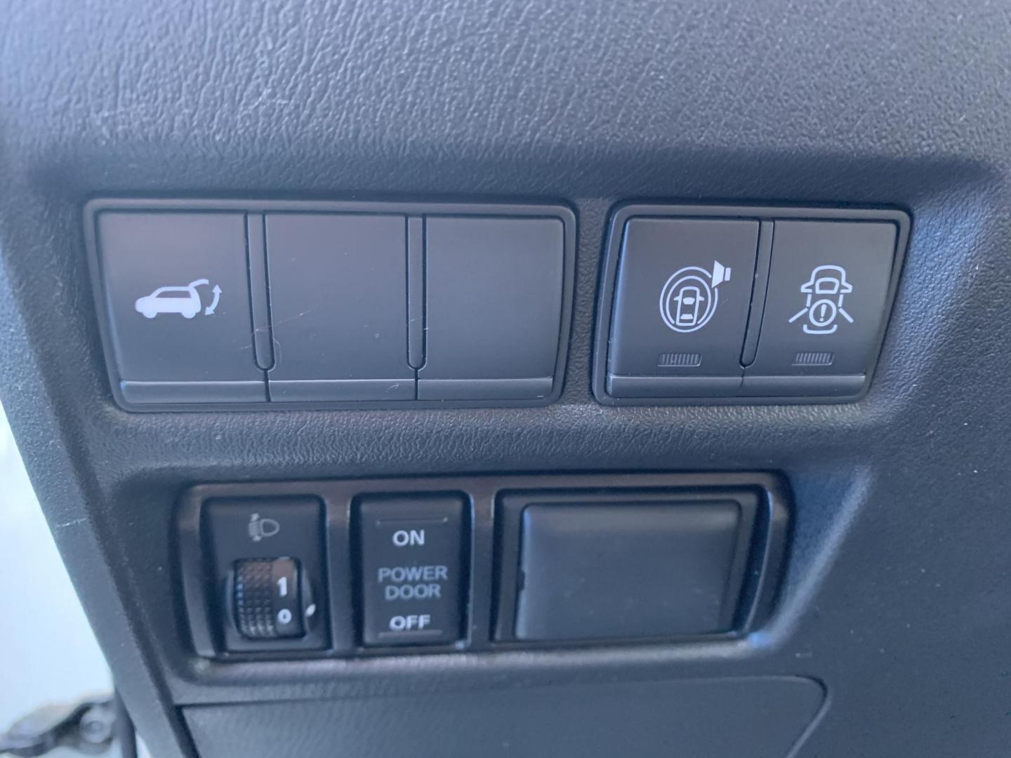 2019 WHITE /TAN Nissan Armada SV AWD (JN8AY2NC2K9) with an 5.6L V8 DOHC 32V engine, 7A transmission, located at 506 S. Kingshighway, Cape Girardeau, MO, 63703, (573) 235-5000, 37.294991, -89.553635 - One Owner! 2019 Nissan Armada SV Air Conditioning Power Windows Power Locks Power Steering Tilt Wheel Keyless Entry Alarm Daytime Running Lights Dual Front Airbags All Wheel ABS We have financing available and we accept trades! Fill out a credit application on our website or come by toda - Photo#22