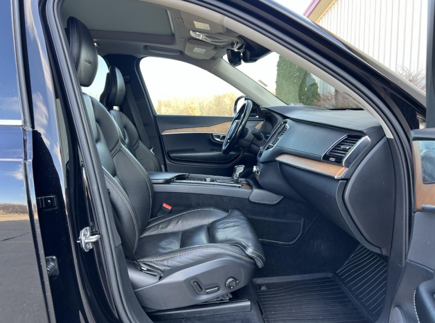 2020 BLACK /Black Volvo XC90 T6 Inscription AWD (YV4A22PL6L1) with an 2.0L 4 Cyl. engine, Automatic transmission, located at 2990 Old Orchard Rd., Jackson, MO, 63755, 37.354214, -89.612106 - 2020 Volvo XC90 T6 Inscription 1-Owner 91xxx miles All Wheel Drive 2.0L 4 Cyl. Automatic Leather 3rd Row Navigation Power/Heated/Cooled Seats Heated Rear Seats Heated Steering Wheel Backup Camera Sunroof Bluetooth Heads Up Display Cruise Power Windows/Locks/Mirrors We have financin - Photo#18