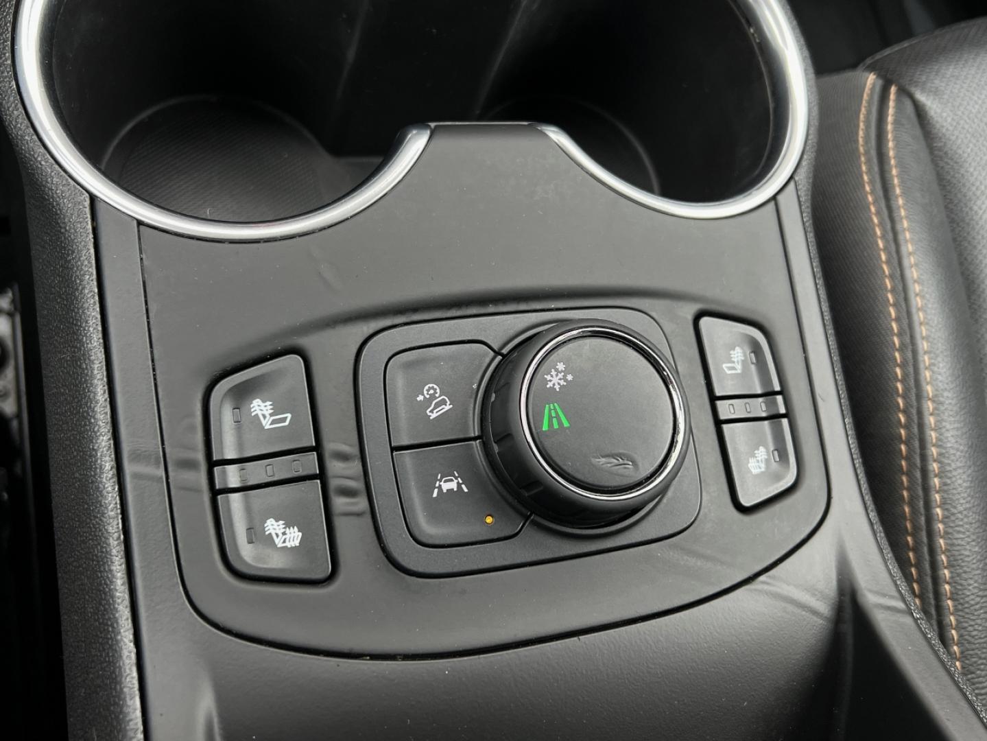 2020 WHITE /Black GMC Terrain SLT (3GKALPEV6LL) with an 1.4L 4 Cyl. TURBO engine, Automatic transmission, located at 2990 Old Orchard Rd., Jackson, MO, 63755, 37.354214, -89.612106 - 2020 GMC Terrain SLT 1-Owner 80xxx miles Front Wheel Drive 1.5L 4 Cyl. Automatic Leather Backup Camera Power Driver Seat Heated Seats Bluetooth Remote Start Cruise Power Windows/Locks/Mirrors We have financing available and we accept trades! Fill out a credit application on our website - Photo#3