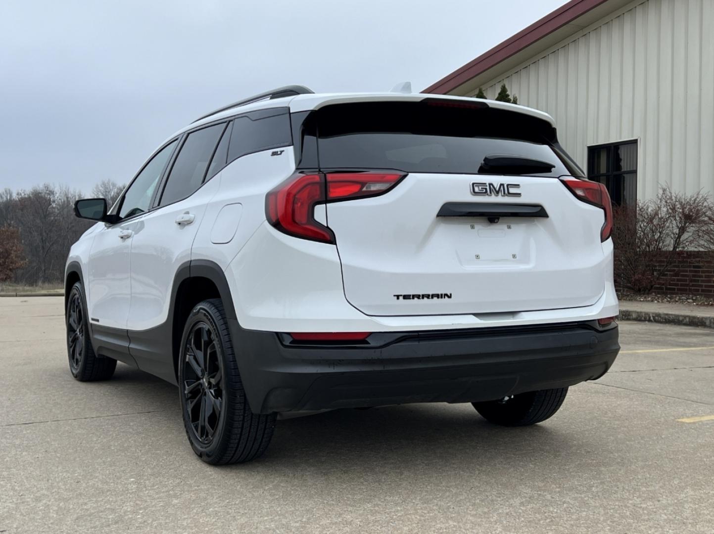 2020 WHITE /Black GMC Terrain SLT (3GKALPEV6LL) with an 1.4L 4 Cyl. TURBO engine, Automatic transmission, located at 2990 Old Orchard Rd., Jackson, MO, 63755, 37.354214, -89.612106 - 2020 GMC Terrain SLT 1-Owner 80xxx miles Front Wheel Drive 1.5L 4 Cyl. Automatic Leather Backup Camera Power Driver Seat Heated Seats Bluetooth Remote Start Cruise Power Windows/Locks/Mirrors We have financing available and we accept trades! Fill out a credit application on our website - Photo#10