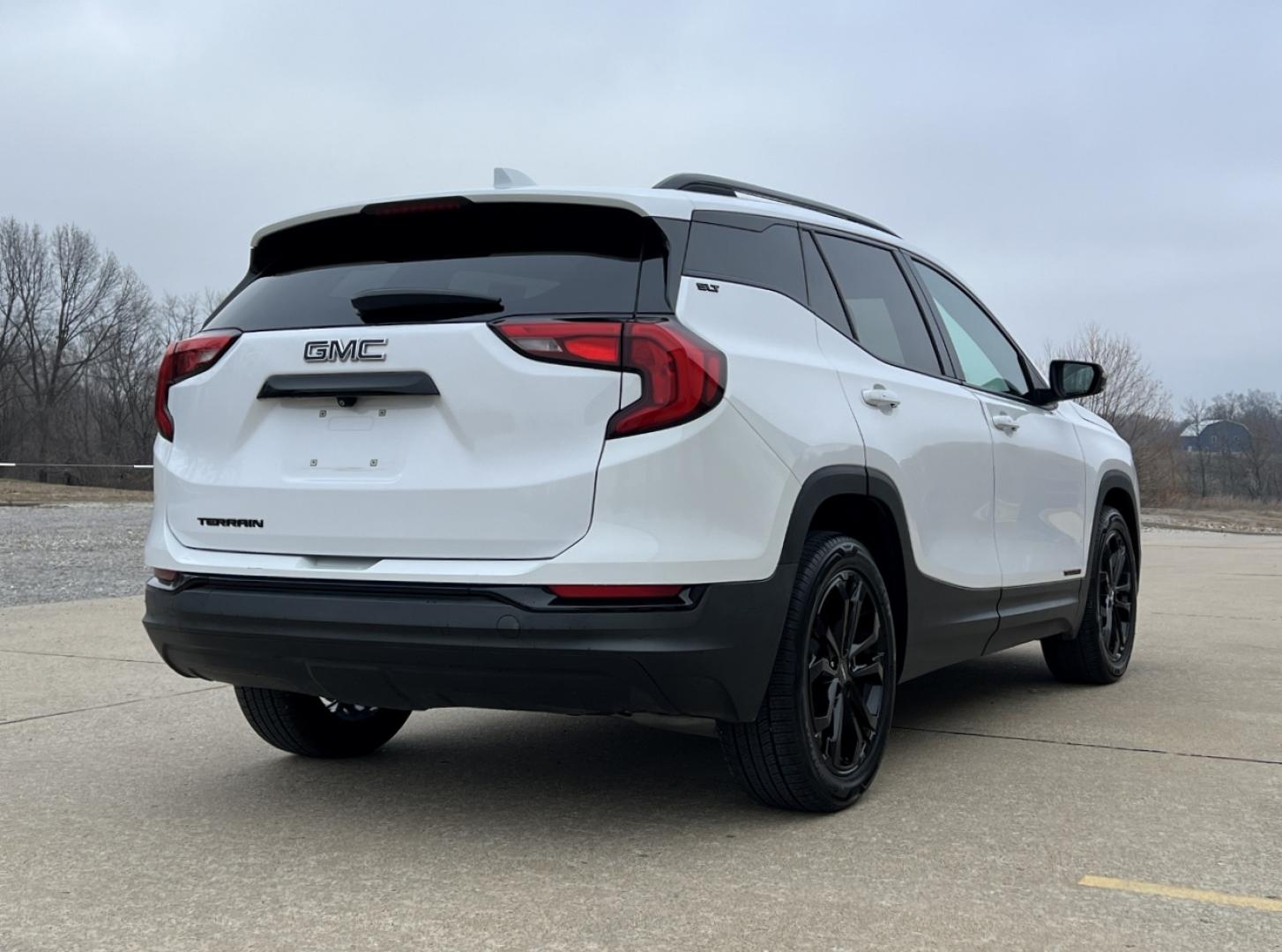 2020 WHITE /Black GMC Terrain SLT (3GKALPEV6LL) with an 1.4L 4 Cyl. TURBO engine, Automatic transmission, located at 2990 Old Orchard Rd., Jackson, MO, 63755, 37.354214, -89.612106 - 2020 GMC Terrain SLT 1-Owner 80xxx miles Front Wheel Drive 1.5L 4 Cyl. Automatic Leather Backup Camera Power Driver Seat Heated Seats Bluetooth Remote Start Cruise Power Windows/Locks/Mirrors We have financing available and we accept trades! Fill out a credit application on our website - Photo#9