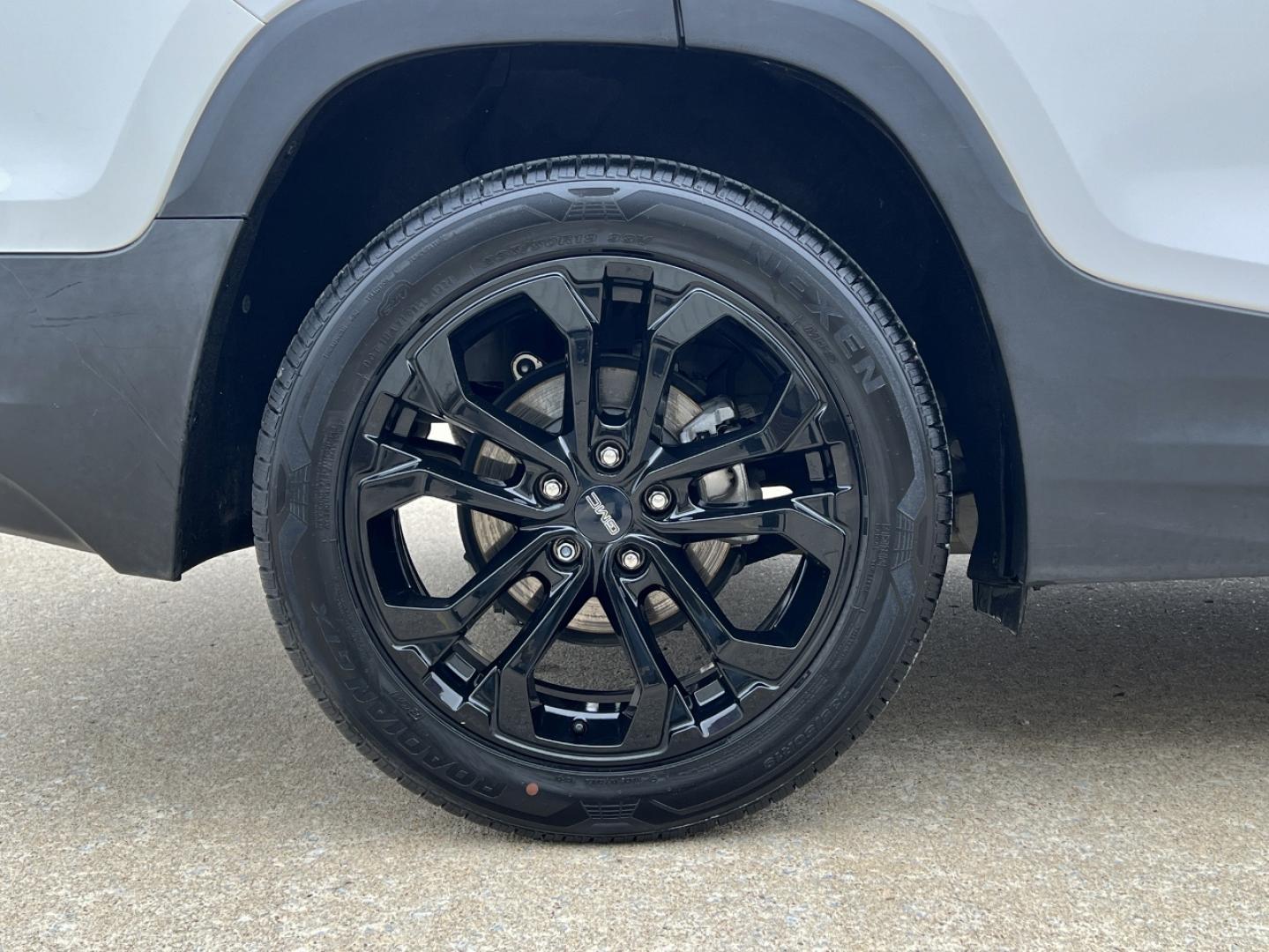 2020 WHITE /Black GMC Terrain SLT (3GKALPEV6LL) with an 1.4L 4 Cyl. TURBO engine, Automatic transmission, located at 2990 Old Orchard Rd., Jackson, MO, 63755, 37.354214, -89.612106 - 2020 GMC Terrain SLT 1-Owner 80xxx miles Front Wheel Drive 1.5L 4 Cyl. Automatic Leather Backup Camera Power Driver Seat Heated Seats Bluetooth Remote Start Cruise Power Windows/Locks/Mirrors We have financing available and we accept trades! Fill out a credit application on our website - Photo#37