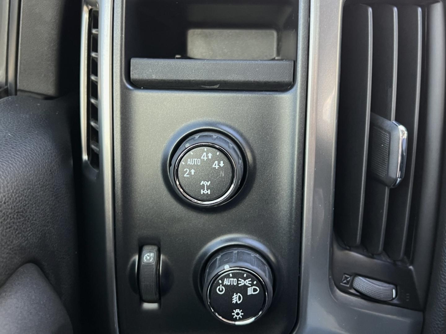 2015 BLUE /Gray Chevrolet Silverado 1500 LT Crew Cab 4WD (3GCUKREC9FG) with an 5.3L V8 engine, Automatic transmission, located at 2990 Old Orchard Rd., Jackson, MO, 63755, 37.354214, -89.612106 - 2015 Chevrolet Silverado 1500 LT 162xxx miles 4x4 5.3L V8 Automatic Backup Camera Power Driver Seat Bluetooth Remote Start Cruise Power Windows/Locks/Mirrors We have financing available and we accept trades! Fill out a credit application on our website or come by today! If you have any q - Photo#2