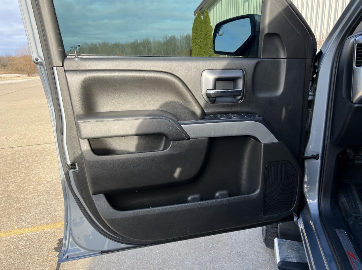 2015 BLUE /Gray Chevrolet Silverado 1500 LT Crew Cab 4WD (3GCUKREC9FG) with an 5.3L V8 engine, Automatic transmission, located at 2990 Old Orchard Rd., Jackson, MO, 63755, 37.354214, -89.612106 - 2015 Chevrolet Silverado 1500 LT 162xxx miles 4x4 5.3L V8 Automatic Backup Camera Power Driver Seat Bluetooth Remote Start Cruise Power Windows/Locks/Mirrors We have financing available and we accept trades! Fill out a credit application on our website or come by today! If you have any q - Photo#13