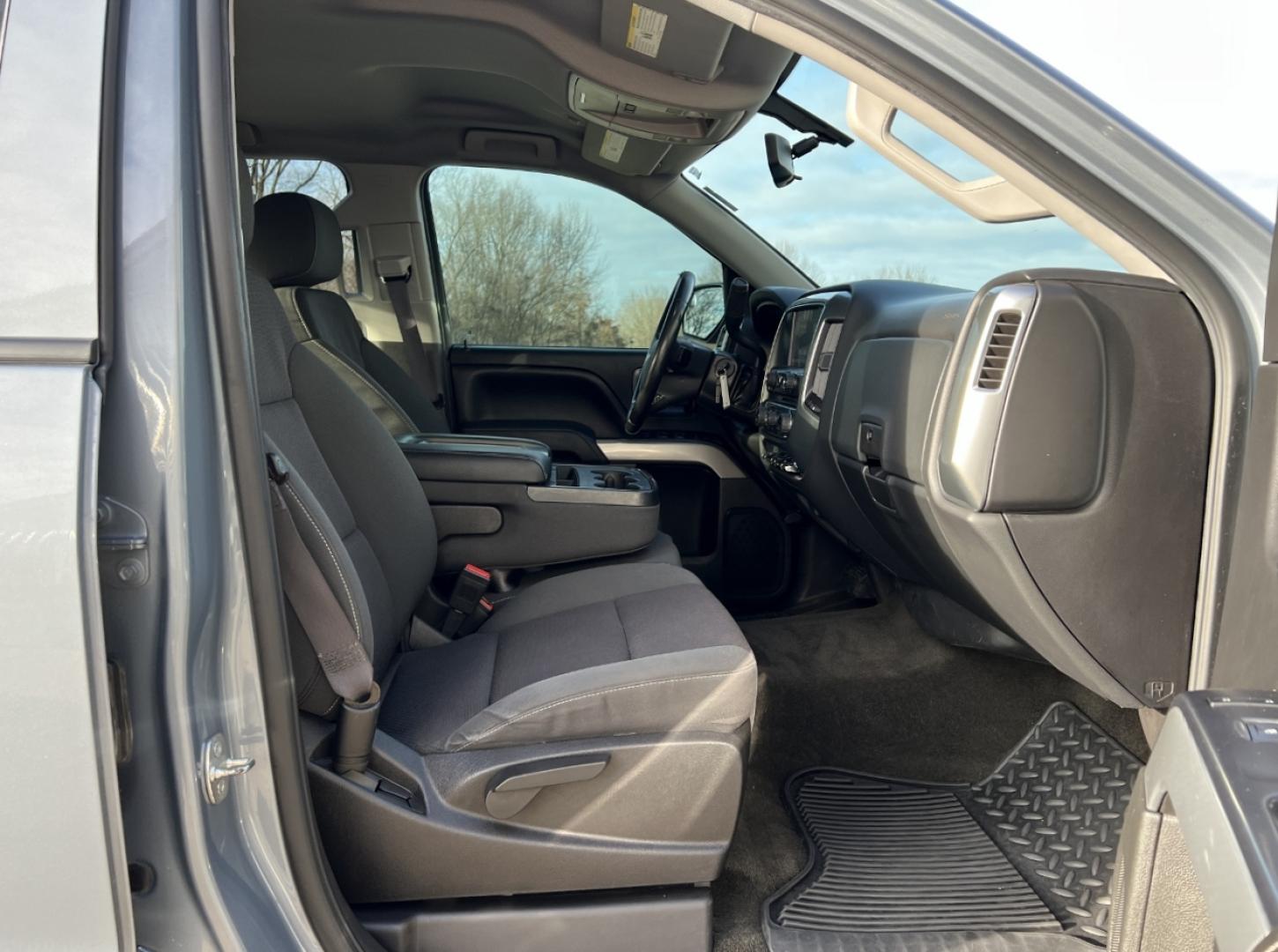 2015 BLUE /Gray Chevrolet Silverado 1500 LT Crew Cab 4WD (3GCUKREC9FG) with an 5.3L V8 engine, Automatic transmission, located at 2990 Old Orchard Rd., Jackson, MO, 63755, 37.354214, -89.612106 - 2015 Chevrolet Silverado 1500 LT 162xxx miles 4x4 5.3L V8 Automatic Backup Camera Power Driver Seat Bluetooth Remote Start Cruise Power Windows/Locks/Mirrors We have financing available and we accept trades! Fill out a credit application on our website or come by today! If you have any q - Photo#16