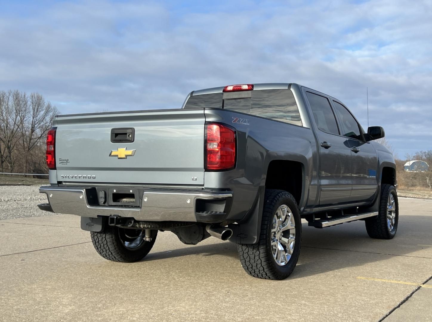 2015 BLUE /Gray Chevrolet Silverado 1500 LT Crew Cab 4WD (3GCUKREC9FG) with an 5.3L V8 engine, Automatic transmission, located at 2990 Old Orchard Rd., Jackson, MO, 63755, 37.354214, -89.612106 - 2015 Chevrolet Silverado 1500 LT 162xxx miles 4x4 5.3L V8 Automatic Backup Camera Power Driver Seat Bluetooth Remote Start Cruise Power Windows/Locks/Mirrors We have financing available and we accept trades! Fill out a credit application on our website or come by today! If you have any q - Photo#9