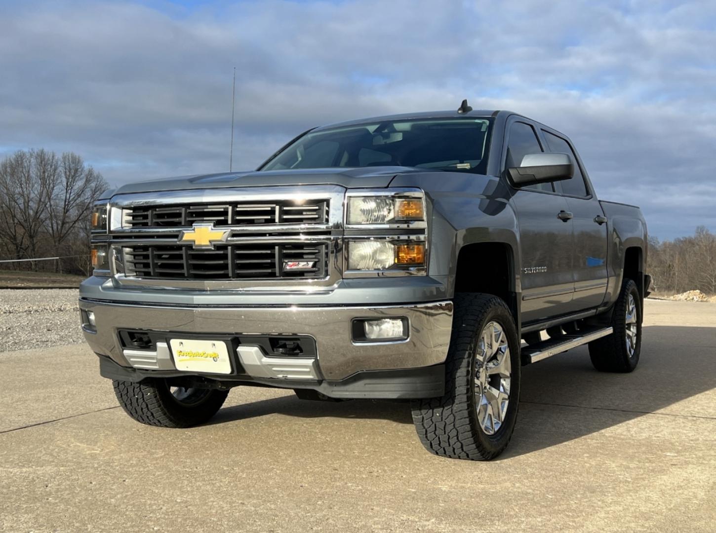 2015 BLUE /Gray Chevrolet Silverado 1500 LT Crew Cab 4WD (3GCUKREC9FG) with an 5.3L V8 engine, Automatic transmission, located at 2990 Old Orchard Rd., Jackson, MO, 63755, 37.354214, -89.612106 - 2015 Chevrolet Silverado 1500 LT 162xxx miles 4x4 5.3L V8 Automatic Backup Camera Power Driver Seat Bluetooth Remote Start Cruise Power Windows/Locks/Mirrors We have financing available and we accept trades! Fill out a credit application on our website or come by today! If you have any q - Photo#6