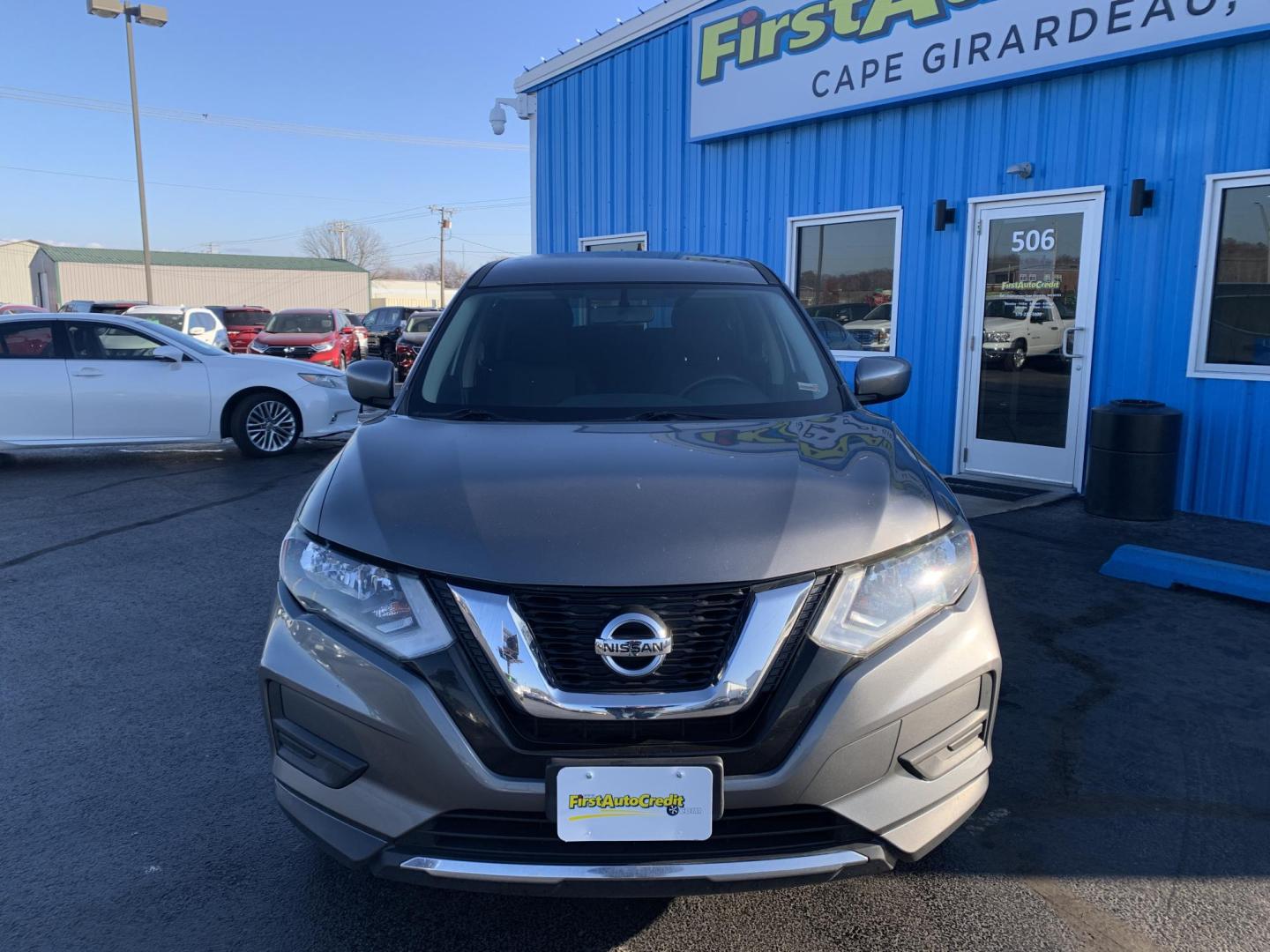 2017 GRAY /BLACK Nissan Rogue SV (JN8AT2MT0HW) with an 2.5L L4 DOHC 16V engine, CVT transmission, located at 506 S. Kingshighway, Cape Girardeau, MO, 63703, (573) 235-5000, 37.294991, -89.553635 - 2017 Nissan Rogue SV 151,XXX MI Front Wheel Drive 2.5L 4 Cyl Backup Camera Cruise Bluetooth Power Windows/Mirrors/Locks Keyless Entry We have financing available and we accept trades! Fill out a credit application on our website or come by today! If you have any questions, give us a call a - Photo#1