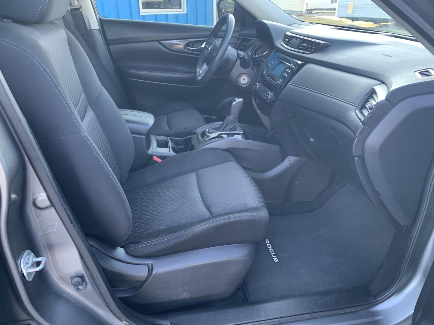 2017 GRAY /BLACK Nissan Rogue SV (JN8AT2MT0HW) with an 2.5L L4 DOHC 16V engine, CVT transmission, located at 506 S. Kingshighway, Cape Girardeau, MO, 63703, (573) 235-5000, 37.294991, -89.553635 - 2017 Nissan Rogue SV 151,XXX MI Front Wheel Drive 2.5L 4 Cyl Backup Camera Cruise Bluetooth Power Windows/Mirrors/Locks Keyless Entry We have financing available and we accept trades! Fill out a credit application on our website or come by today! If you have any questions, give us a call a - Photo#10