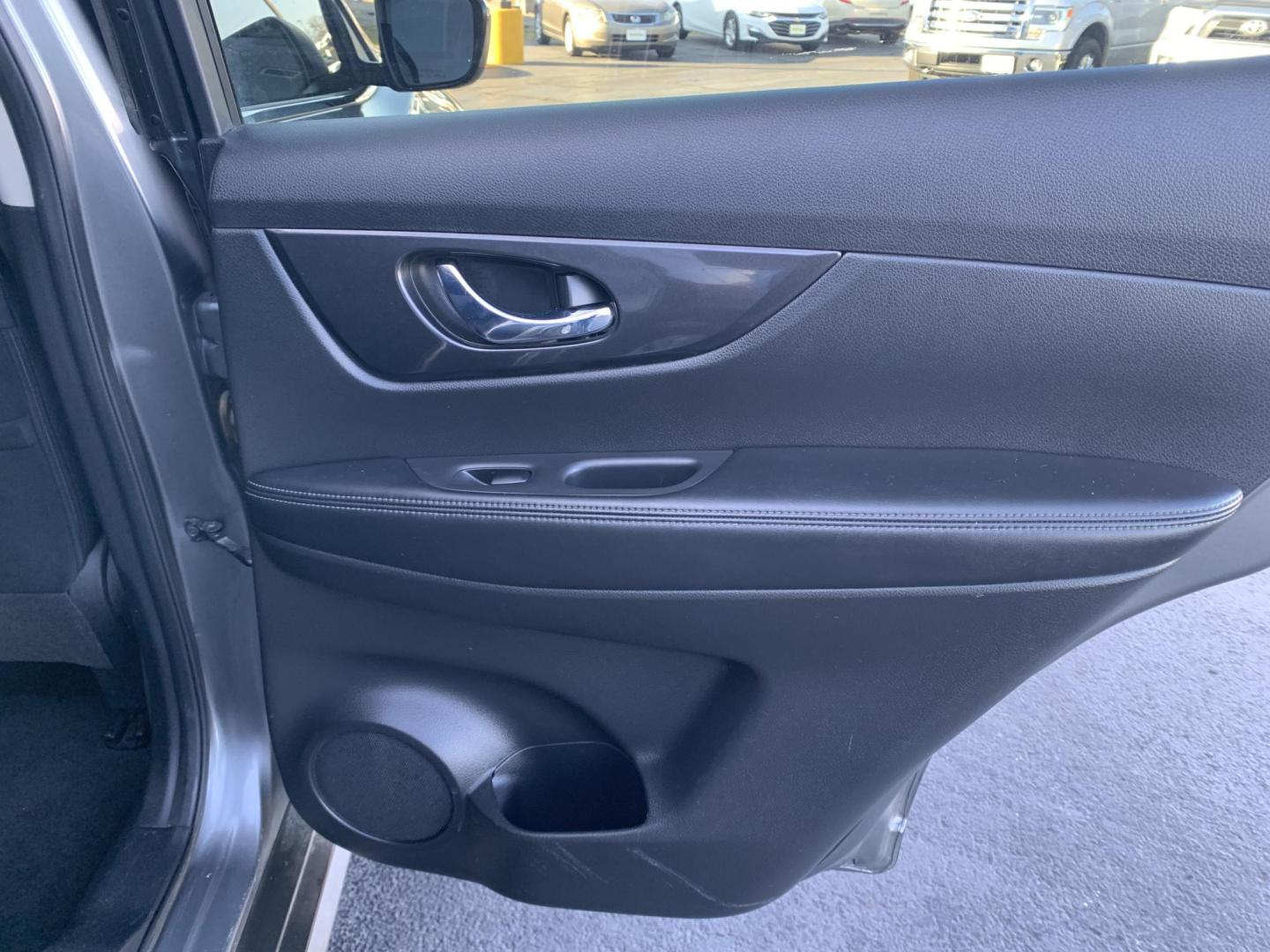 2017 GRAY /BLACK Nissan Rogue SV (JN8AT2MT0HW) with an 2.5L L4 DOHC 16V engine, CVT transmission, located at 506 S. Kingshighway, Cape Girardeau, MO, 63703, (573) 235-5000, 37.294991, -89.553635 - 2017 Nissan Rogue SV 151,XXX MI Front Wheel Drive 2.5L 4 Cyl Backup Camera Cruise Bluetooth Power Windows/Mirrors/Locks Keyless Entry We have financing available and we accept trades! Fill out a credit application on our website or come by today! If you have any questions, give us a call a - Photo#11