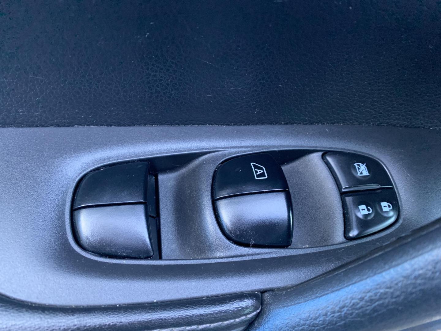 2017 GRAY /BLACK Nissan Rogue SV (JN8AT2MT0HW) with an 2.5L L4 DOHC 16V engine, CVT transmission, located at 506 S. Kingshighway, Cape Girardeau, MO, 63703, (573) 235-5000, 37.294991, -89.553635 - 2017 Nissan Rogue SV 151,XXX MI Front Wheel Drive 2.5L 4 Cyl Backup Camera Cruise Bluetooth Power Windows/Mirrors/Locks Keyless Entry We have financing available and we accept trades! Fill out a credit application on our website or come by today! If you have any questions, give us a call a - Photo#18