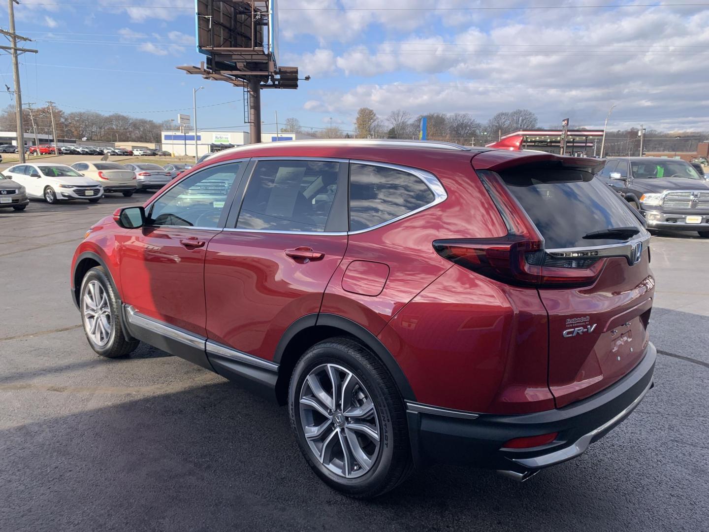 2022 MAROON /GRAY Honda CR-V Touring AWD (7FARW2H9XNE) with an 1.5L L4 16V DOHC TURBO engine, CVT transmission, located at 506 S. Kingshighway, Cape Girardeau, MO, 63703, (573) 235-5000, 37.294991, -89.553635 - 2022 Honda C-RV Touring One Owner!! Only 8,XXXmi!! 1.5L 4 Cyl AWD Leather Adaptive Cruise Control Heated Steering Wheel Heated Seats Power Driver/Passenger Seats Bluetooth Navigation Wireless Charger Collision Avoidance System Lane Assist Power Windows/Locks/Mirrors Keyless Entry Da - Photo#4