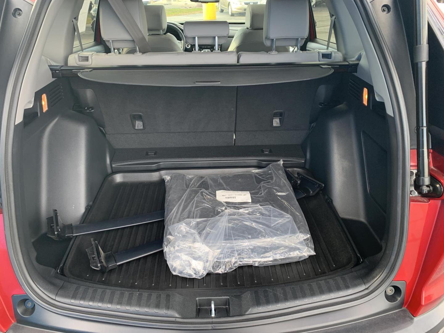 2022 MAROON /GRAY Honda CR-V Touring AWD (7FARW2H9XNE) with an 1.5L L4 16V DOHC TURBO engine, CVT transmission, located at 506 S. Kingshighway, Cape Girardeau, MO, 63703, (573) 235-5000, 37.294991, -89.553635 - 2022 Honda C-RV Touring One Owner!! Only 8,XXXmi!! 1.5L 4 Cyl AWD Leather Adaptive Cruise Control Heated Steering Wheel Heated Seats Power Driver/Passenger Seats Bluetooth Navigation Wireless Charger Collision Avoidance System Lane Assist Power Windows/Locks/Mirrors Keyless Entry Da - Photo#6