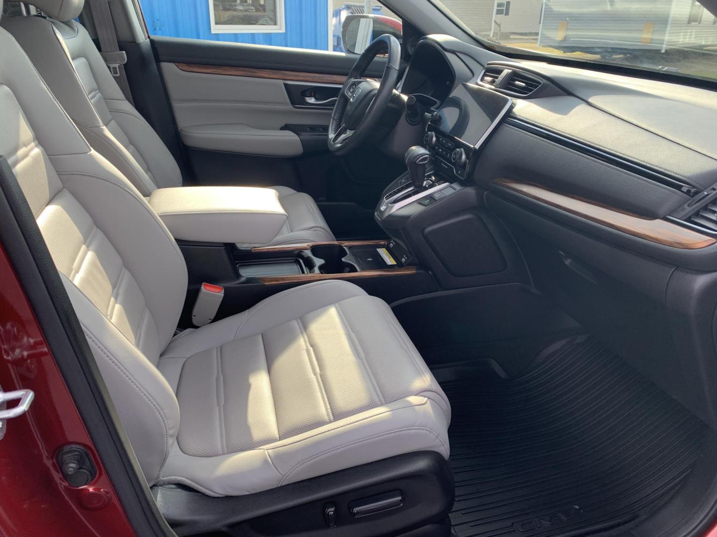 2022 MAROON /GRAY Honda CR-V Touring AWD (7FARW2H9XNE) with an 1.5L L4 16V DOHC TURBO engine, CVT transmission, located at 506 S. Kingshighway, Cape Girardeau, MO, 63703, (573) 235-5000, 37.294991, -89.553635 - 2022 Honda C-RV Touring One Owner!! Only 8,XXXmi!! 1.5L 4 Cyl AWD Leather Adaptive Cruise Control Heated Steering Wheel Heated Seats Power Driver/Passenger Seats Bluetooth Navigation Wireless Charger Collision Avoidance System Lane Assist Power Windows/Locks/Mirrors Keyless Entry Da - Photo#10