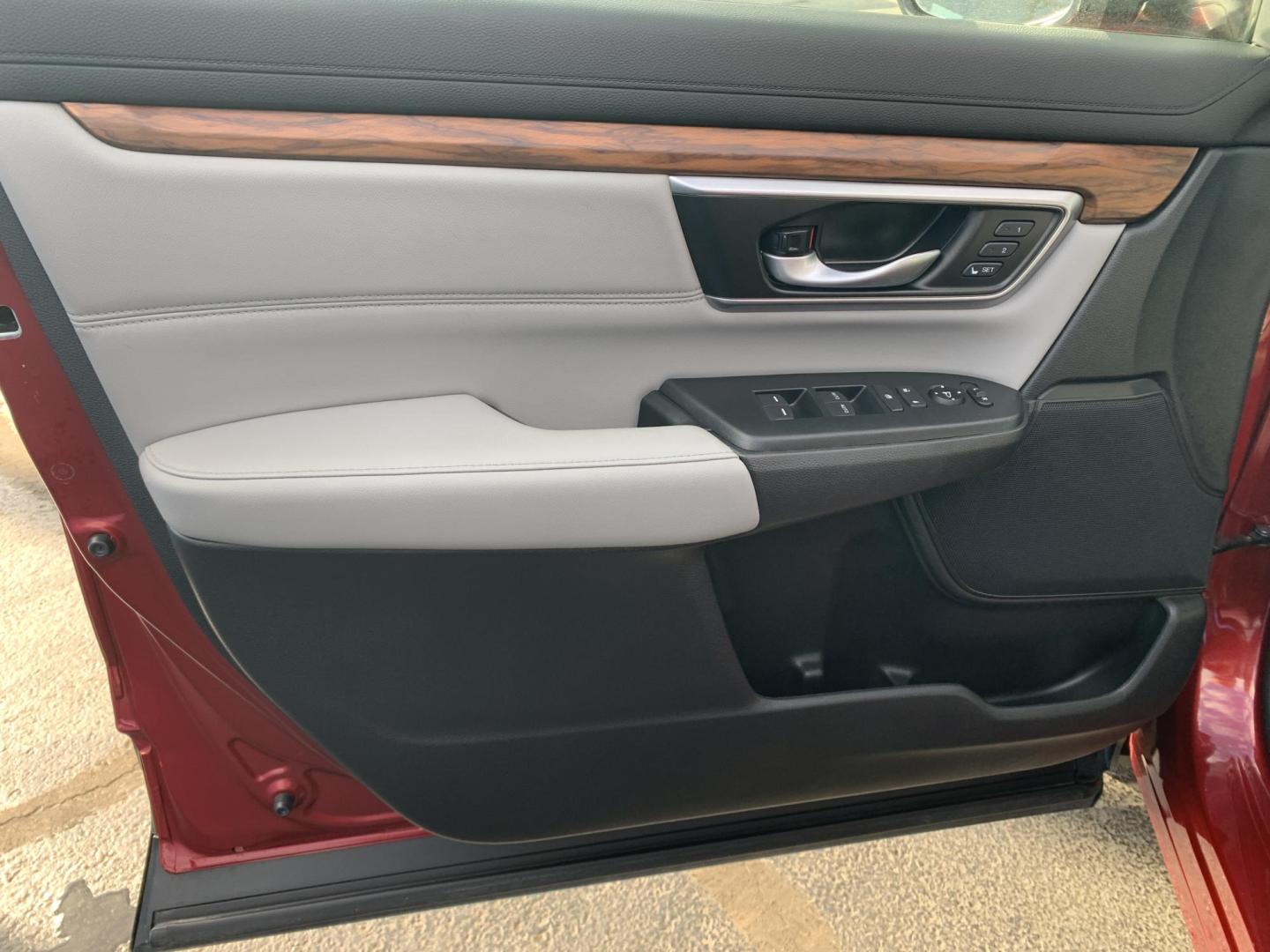 2022 MAROON /GRAY Honda CR-V Touring AWD (7FARW2H9XNE) with an 1.5L L4 16V DOHC TURBO engine, CVT transmission, located at 506 S. Kingshighway, Cape Girardeau, MO, 63703, (573) 235-5000, 37.294991, -89.553635 - 2022 Honda C-RV Touring One Owner!! Only 8,XXXmi!! 1.5L 4 Cyl AWD Leather Adaptive Cruise Control Heated Steering Wheel Heated Seats Power Driver/Passenger Seats Bluetooth Navigation Wireless Charger Collision Avoidance System Lane Assist Power Windows/Locks/Mirrors Keyless Entry Da - Photo#15