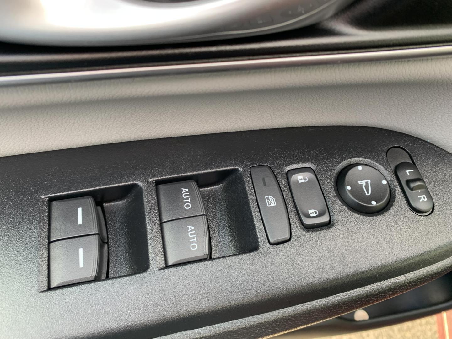 2022 MAROON /GRAY Honda CR-V Touring AWD (7FARW2H9XNE) with an 1.5L L4 16V DOHC TURBO engine, CVT transmission, located at 506 S. Kingshighway, Cape Girardeau, MO, 63703, (573) 235-5000, 37.294991, -89.553635 - 2022 Honda C-RV Touring One Owner!! Only 8,XXXmi!! 1.5L 4 Cyl AWD Leather Adaptive Cruise Control Heated Steering Wheel Heated Seats Power Driver/Passenger Seats Bluetooth Navigation Wireless Charger Collision Avoidance System Lane Assist Power Windows/Locks/Mirrors Keyless Entry Da - Photo#18