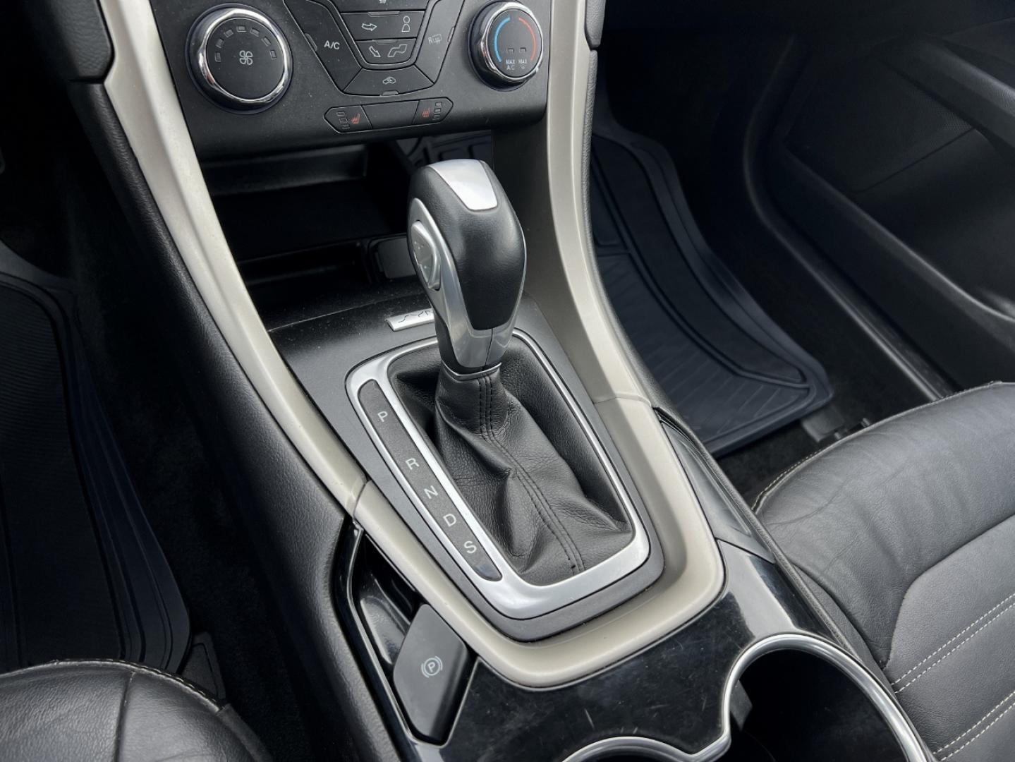 2015 WHITE /Black Ford Fusion SE (3FA6P0HD4FR) with an 1.5L 4 Cyl. engine, Automatic transmission, located at 2990 Old Orchard Rd., Jackson, MO, 63755, 37.354214, -89.612106 - 2015 Ford Fusion SE 159xxx miles Front Wheel Drive 1.5L 4 Cyl. Automatic Leather Backup Camera Power/Heated Seats Bluetooth Cruise Power Windows/Locks/Mirrors We have financing available and we accept trades! Fill out a credit application on our website or come by today! If you have any - Photo#22