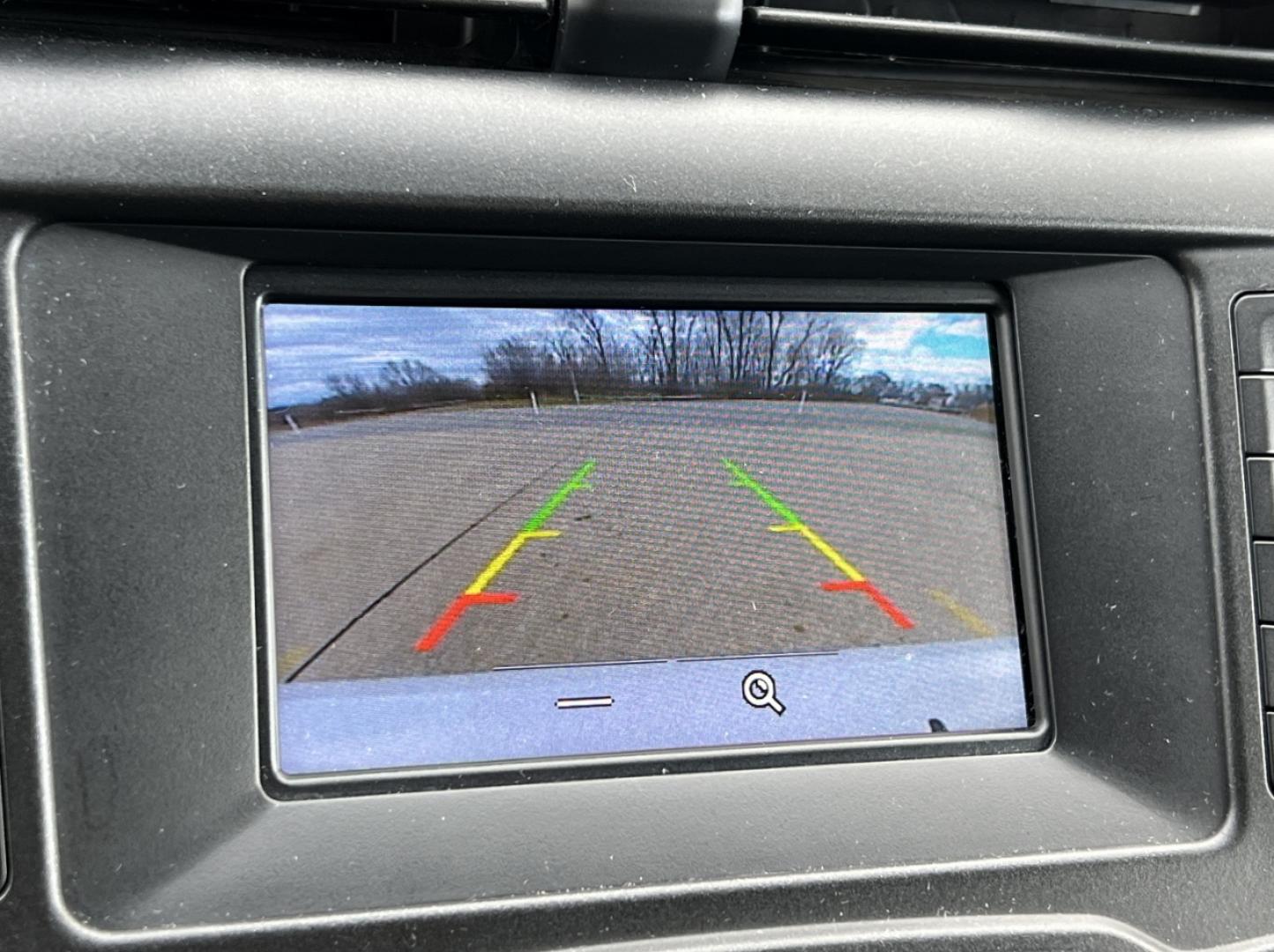 2015 WHITE /Black Ford Fusion SE (3FA6P0HD4FR) with an 1.5L 4 Cyl. engine, Automatic transmission, located at 2990 Old Orchard Rd., Jackson, MO, 63755, 37.354214, -89.612106 - 2015 Ford Fusion SE 159xxx miles Front Wheel Drive 1.5L 4 Cyl. Automatic Leather Backup Camera Power/Heated Seats Bluetooth Cruise Power Windows/Locks/Mirrors We have financing available and we accept trades! Fill out a credit application on our website or come by today! If you have any - Photo#2