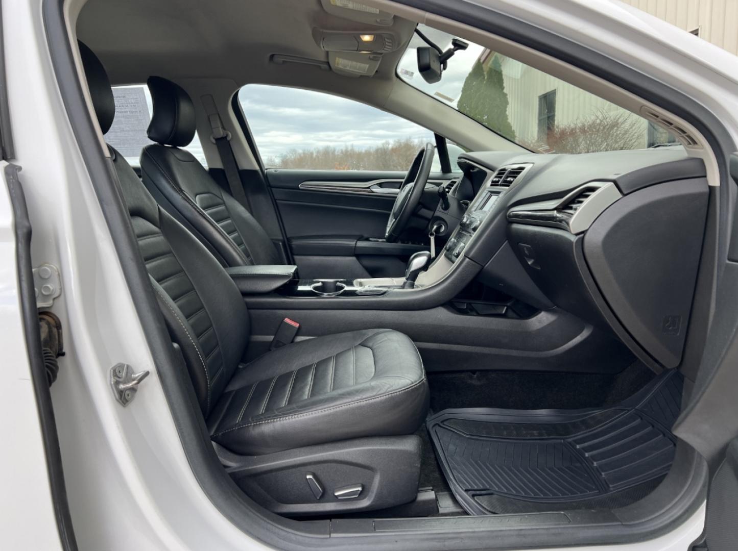 2015 WHITE /Black Ford Fusion SE (3FA6P0HD4FR) with an 1.5L 4 Cyl. engine, Automatic transmission, located at 2990 Old Orchard Rd., Jackson, MO, 63755, 37.354214, -89.612106 - 2015 Ford Fusion SE 159xxx miles Front Wheel Drive 1.5L 4 Cyl. Automatic Leather Backup Camera Power/Heated Seats Bluetooth Cruise Power Windows/Locks/Mirrors We have financing available and we accept trades! Fill out a credit application on our website or come by today! If you have any - Photo#15