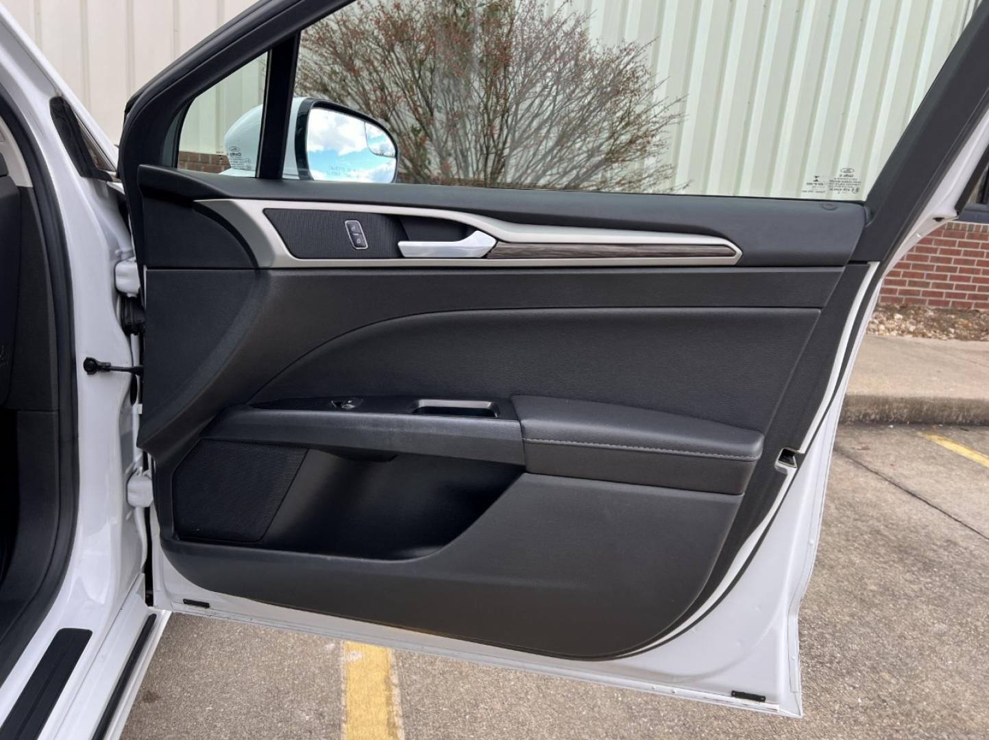 2015 WHITE /Black Ford Fusion SE (3FA6P0HD4FR) with an 1.5L 4 Cyl. engine, Automatic transmission, located at 2990 Old Orchard Rd., Jackson, MO, 63755, 37.354214, -89.612106 - 2015 Ford Fusion SE 159xxx miles Front Wheel Drive 1.5L 4 Cyl. Automatic Leather Backup Camera Power/Heated Seats Bluetooth Cruise Power Windows/Locks/Mirrors We have financing available and we accept trades! Fill out a credit application on our website or come by today! If you have any - Photo#14