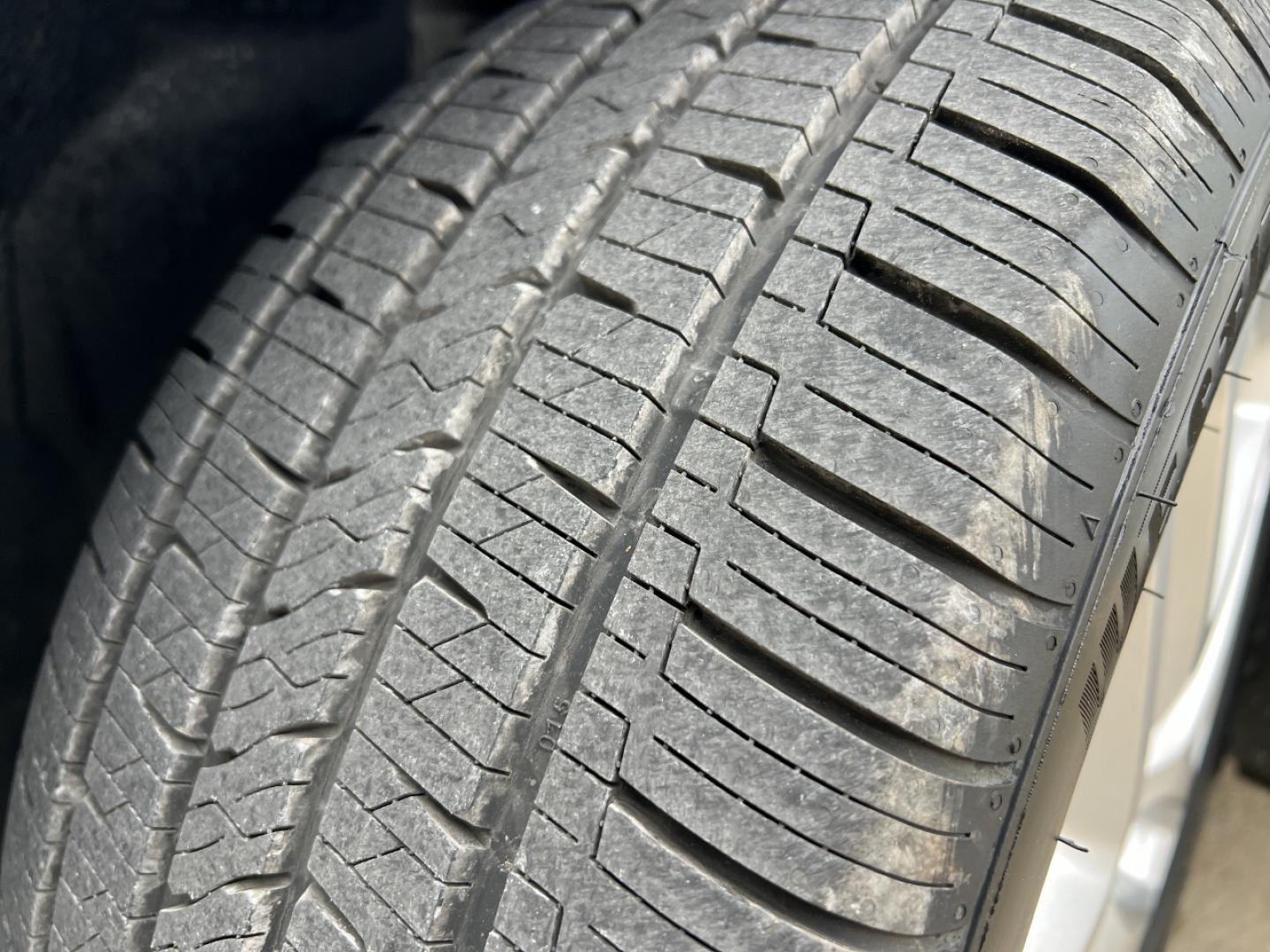 2015 WHITE /Black Ford Fusion SE (3FA6P0HD4FR) with an 1.5L 4 Cyl. engine, Automatic transmission, located at 2990 Old Orchard Rd., Jackson, MO, 63755, 37.354214, -89.612106 - 2015 Ford Fusion SE 159xxx miles Front Wheel Drive 1.5L 4 Cyl. Automatic Leather Backup Camera Power/Heated Seats Bluetooth Cruise Power Windows/Locks/Mirrors We have financing available and we accept trades! Fill out a credit application on our website or come by today! If you have any - Photo#32