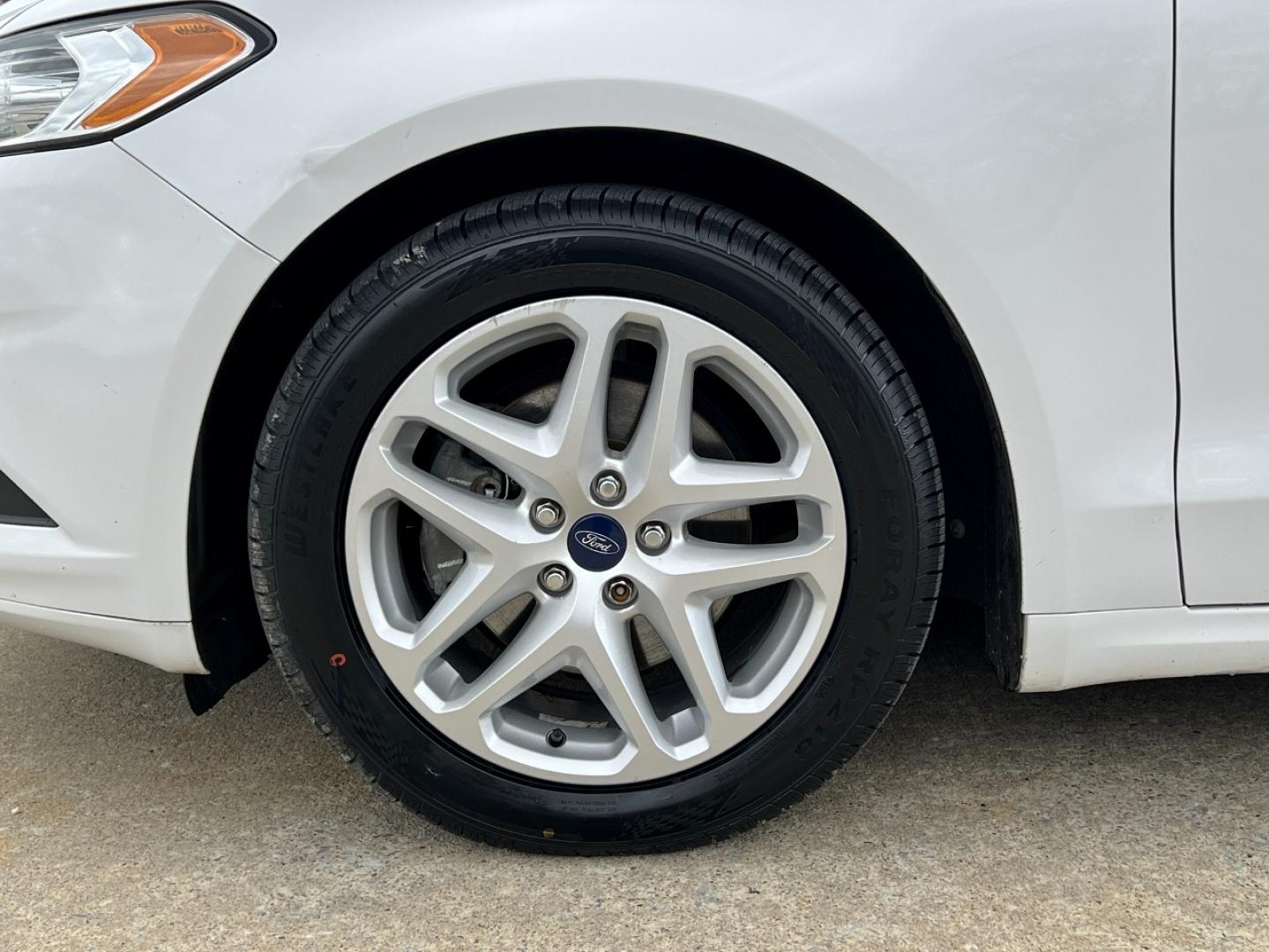 2015 WHITE /Black Ford Fusion SE (3FA6P0HD4FR) with an 1.5L 4 Cyl. engine, Automatic transmission, located at 2990 Old Orchard Rd., Jackson, MO, 63755, 37.354214, -89.612106 - 2015 Ford Fusion SE 159xxx miles Front Wheel Drive 1.5L 4 Cyl. Automatic Leather Backup Camera Power/Heated Seats Bluetooth Cruise Power Windows/Locks/Mirrors We have financing available and we accept trades! Fill out a credit application on our website or come by today! If you have any - Photo#33