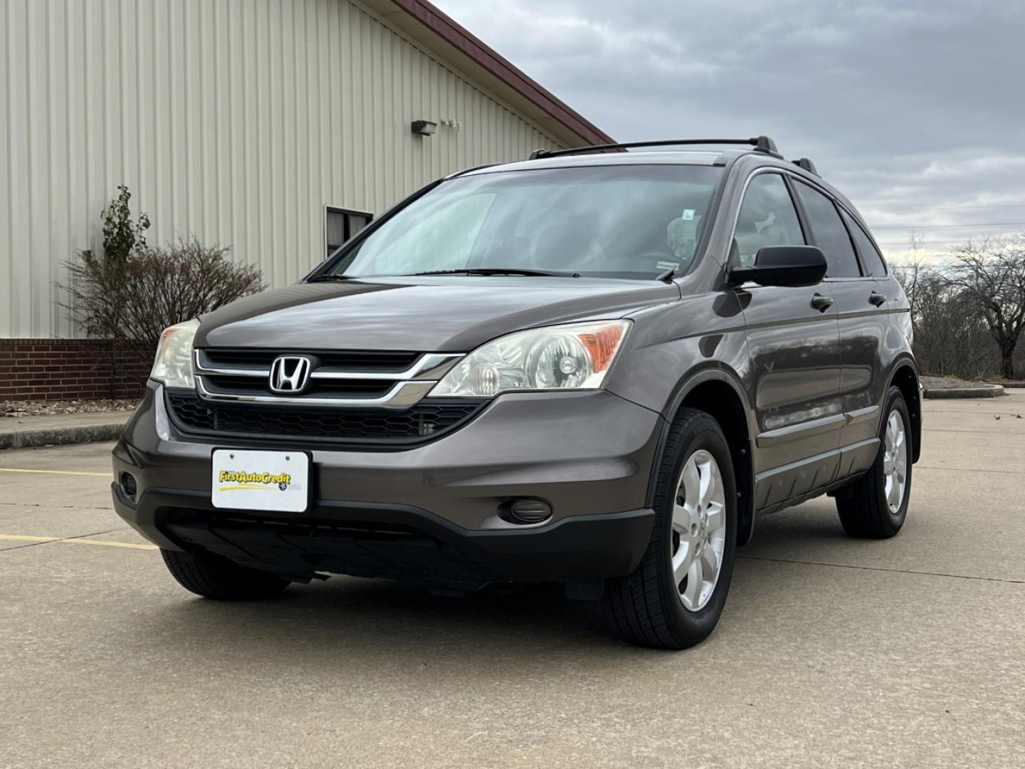 2011 Brown /Black Honda CR-V SE 4WD (5J6RE4H46BL) with an 2.4L 4 Cyl. engine, Automatic transmission, located at 2990 Old Orchard Rd., Jackson, MO, 63755, 37.354214, -89.612106 - 2011 Honda CRV SE 142xxx miles 4 Wheel Drive 2.4L 4 Cyl. Automatic Cruise Power Windows/Locks/Mirrors We have financing available and we accept trades! Fill out a credit application on our website or come by today! If you have any questions, give us a call at (573) 204-7777 or visit our webs - Photo#2