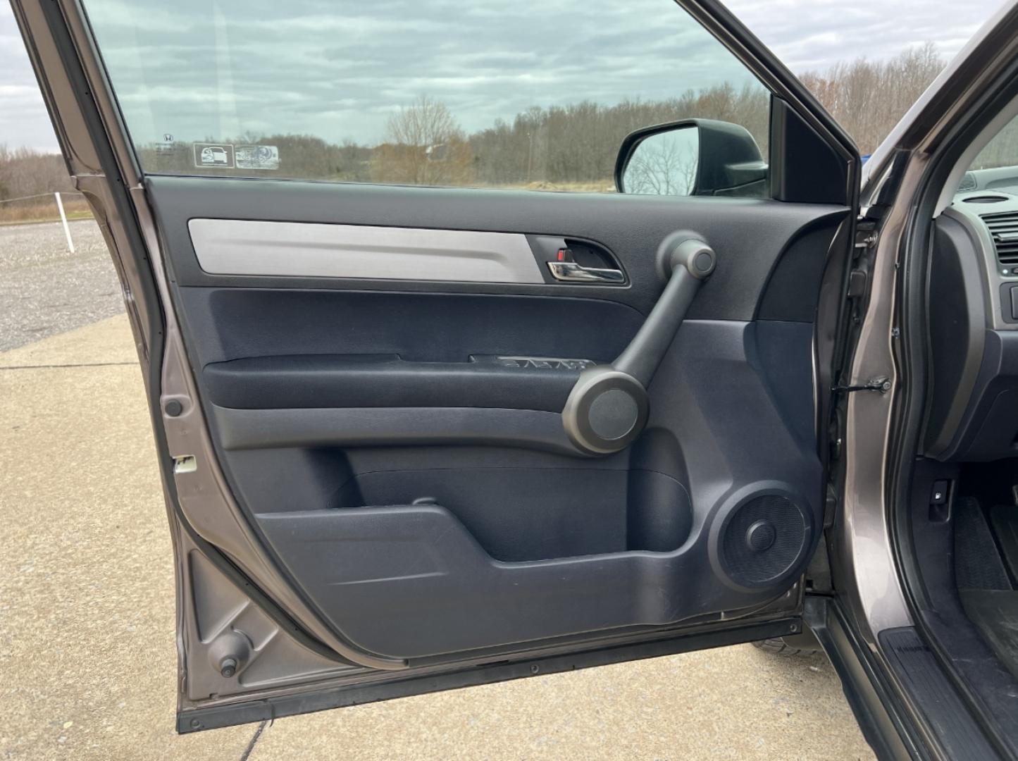 2011 Brown /Black Honda CR-V SE 4WD (5J6RE4H46BL) with an 2.4L 4 Cyl. engine, Automatic transmission, located at 2990 Old Orchard Rd., Jackson, MO, 63755, 37.354214, -89.612106 - 2011 Honda CRV SE 142xxx miles 4 Wheel Drive 2.4L 4 Cyl. Automatic Cruise Power Windows/Locks/Mirrors We have financing available and we accept trades! Fill out a credit application on our website or come by today! If you have any questions, give us a call at (573) 204-7777 or visit our webs - Photo#9