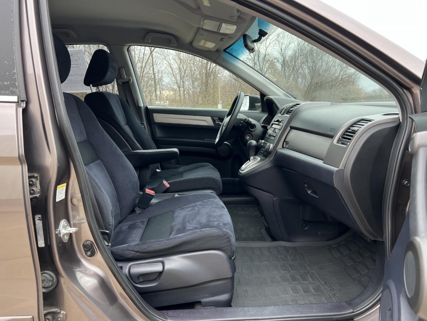 2011 Brown /Black Honda CR-V SE 4WD (5J6RE4H46BL) with an 2.4L 4 Cyl. engine, Automatic transmission, located at 2990 Old Orchard Rd., Jackson, MO, 63755, 37.354214, -89.612106 - 2011 Honda CRV SE 142xxx miles 4 Wheel Drive 2.4L 4 Cyl. Automatic Cruise Power Windows/Locks/Mirrors We have financing available and we accept trades! Fill out a credit application on our website or come by today! If you have any questions, give us a call at (573) 204-7777 or visit our webs - Photo#11