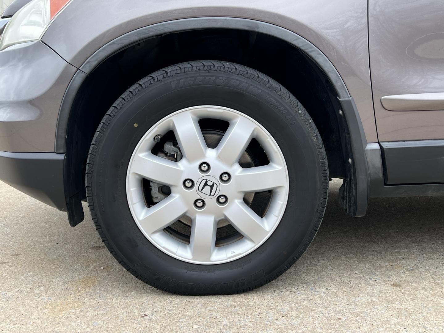 2011 Brown /Black Honda CR-V SE 4WD (5J6RE4H46BL) with an 2.4L 4 Cyl. engine, Automatic transmission, located at 2990 Old Orchard Rd., Jackson, MO, 63755, 37.354214, -89.612106 - 2011 Honda CRV SE 142xxx miles 4 Wheel Drive 2.4L 4 Cyl. Automatic Cruise Power Windows/Locks/Mirrors We have financing available and we accept trades! Fill out a credit application on our website or come by today! If you have any questions, give us a call at (573) 204-7777 or visit our webs - Photo#26