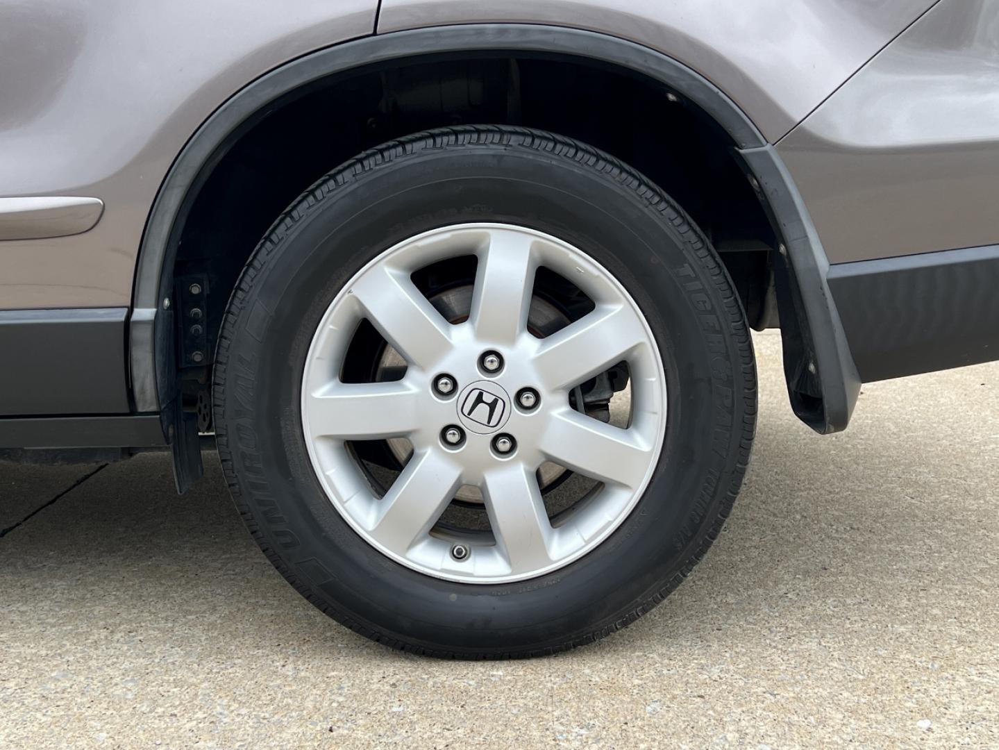 2011 Brown /Black Honda CR-V SE 4WD (5J6RE4H46BL) with an 2.4L 4 Cyl. engine, Automatic transmission, located at 2990 Old Orchard Rd., Jackson, MO, 63755, 37.354214, -89.612106 - 2011 Honda CRV SE 142xxx miles 4 Wheel Drive 2.4L 4 Cyl. Automatic Cruise Power Windows/Locks/Mirrors We have financing available and we accept trades! Fill out a credit application on our website or come by today! If you have any questions, give us a call at (573) 204-7777 or visit our webs - Photo#27