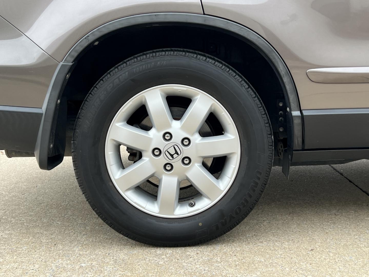 2011 Brown /Black Honda CR-V SE 4WD (5J6RE4H46BL) with an 2.4L 4 Cyl. engine, Automatic transmission, located at 2990 Old Orchard Rd., Jackson, MO, 63755, 37.354214, -89.612106 - 2011 Honda CRV SE 142xxx miles 4 Wheel Drive 2.4L 4 Cyl. Automatic Cruise Power Windows/Locks/Mirrors We have financing available and we accept trades! Fill out a credit application on our website or come by today! If you have any questions, give us a call at (573) 204-7777 or visit our webs - Photo#28