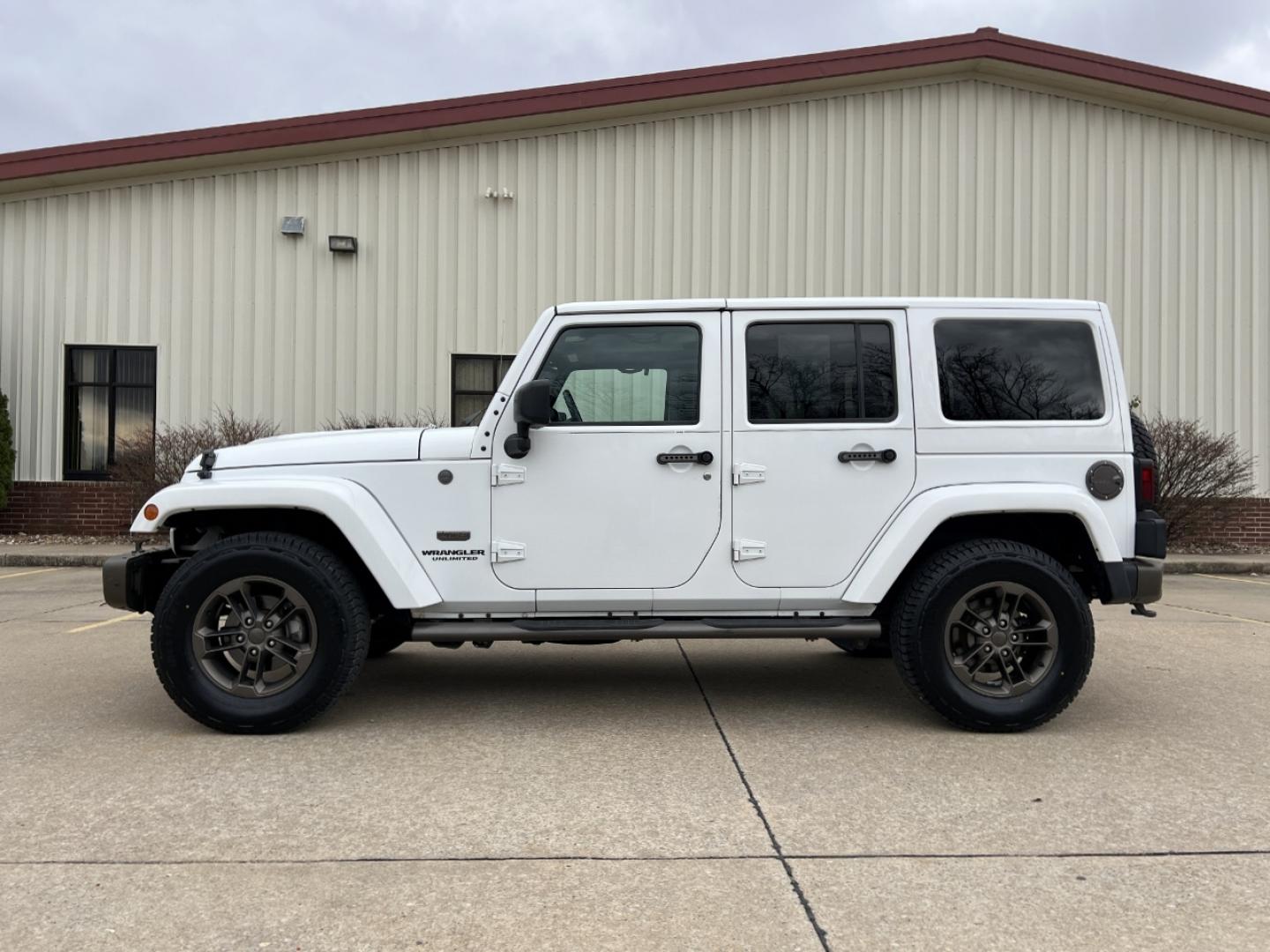 2016 WHITE /Black Jeep Wrangler Unlimited Sahara 4WD (1C4BJWEG9GL) with an 3.6L V6 engine, Automatic transmission, located at 2990 Old Orchard Rd., Jackson, MO, 63755, 37.354214, -89.612106 - 2016 Jeep Wrangler Unlimited Sahara 75th Anniversary 1-Owner 129xxx miles 4 Wheel Drive 3.6L V6 Automatic Leather Heated Seats Bluetooth Cruise Power Windows/Locks/Mirrors We have financing available and we accept trades! Fill out a credit application on our website or come by today! If - Photo#5